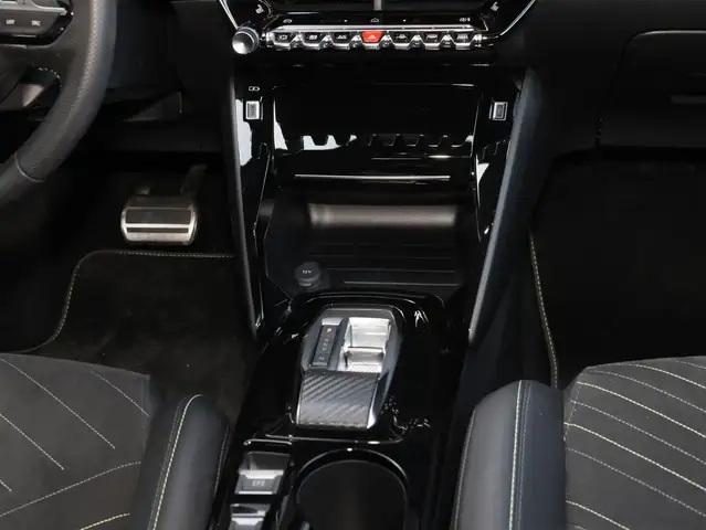 Peugeot 2008 view 13