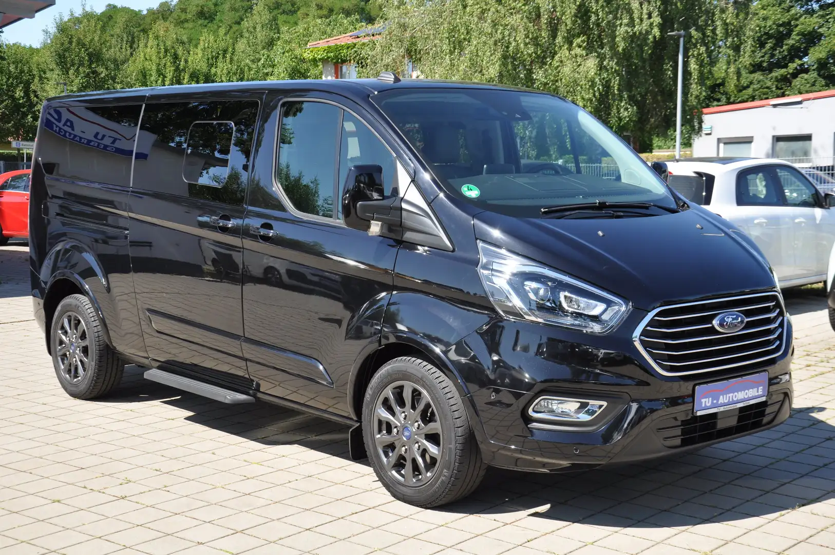 Ford Tourneo Custom 320 L2 Tourneo Titanium X Schwarz - 1