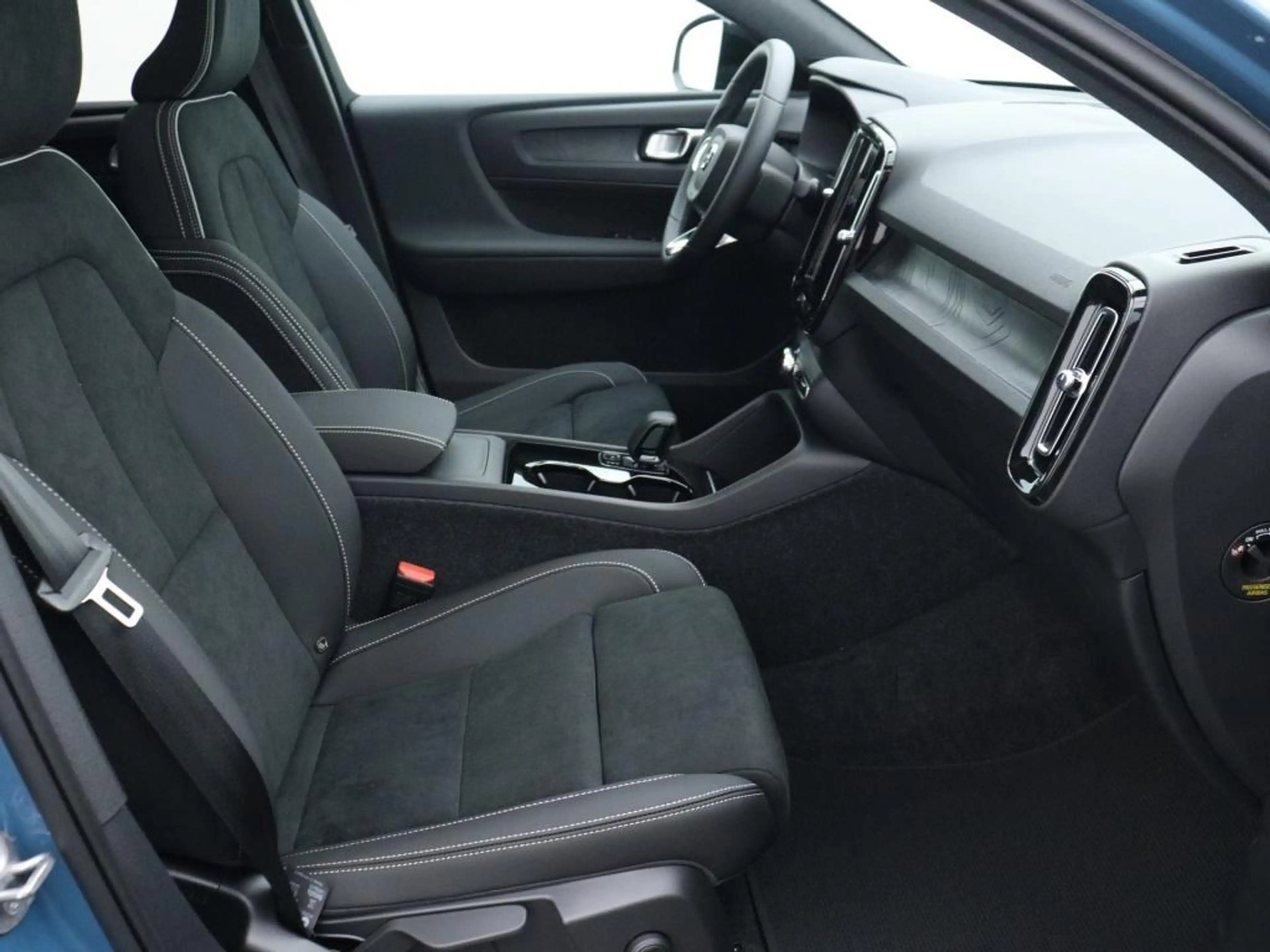Volvo C40 Extended Plus 82 kWh Adaptive cruise | Trekhaak | — photo 12