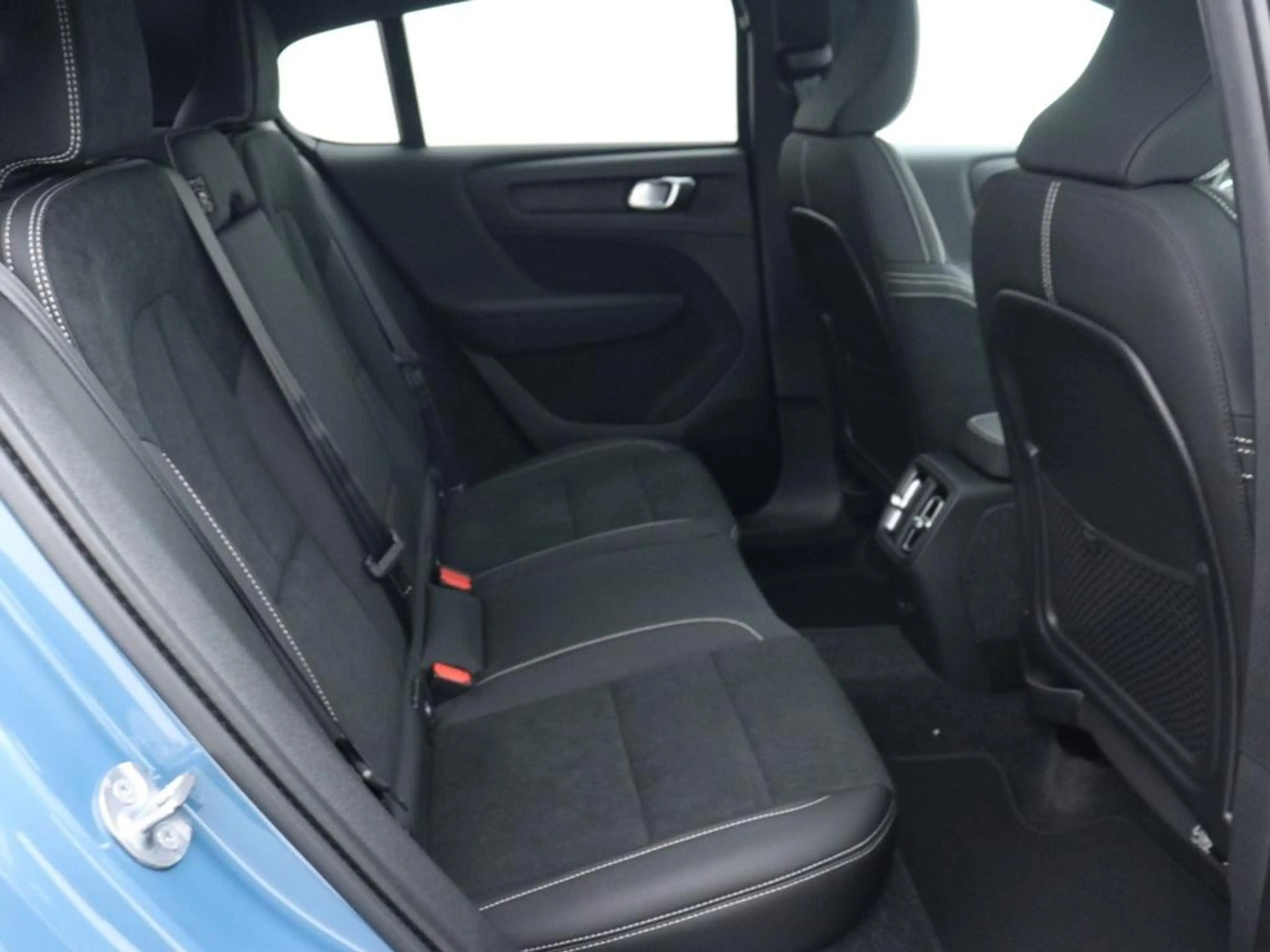 Volvo C40 Extended Plus 82 kWh Adaptive cruise | Trekhaak | — photo 13