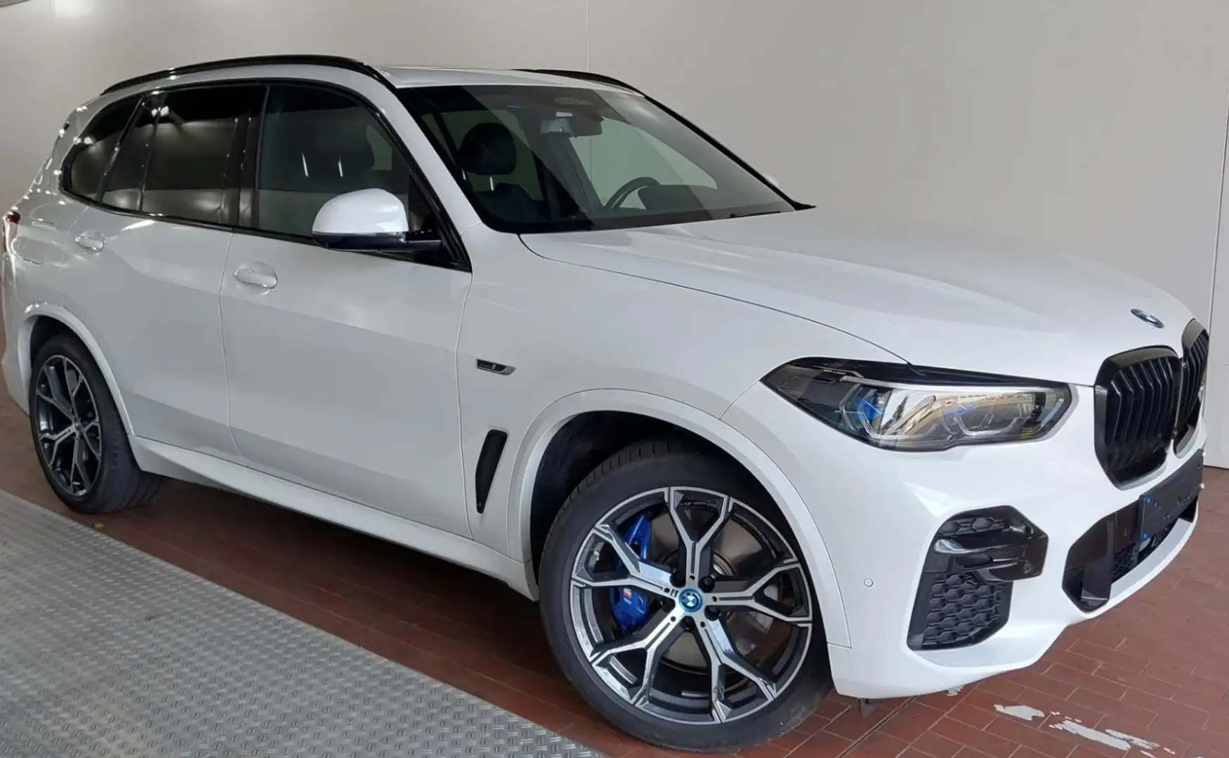 BMW X5 xDrive 45 e M Sport Weiß - 2