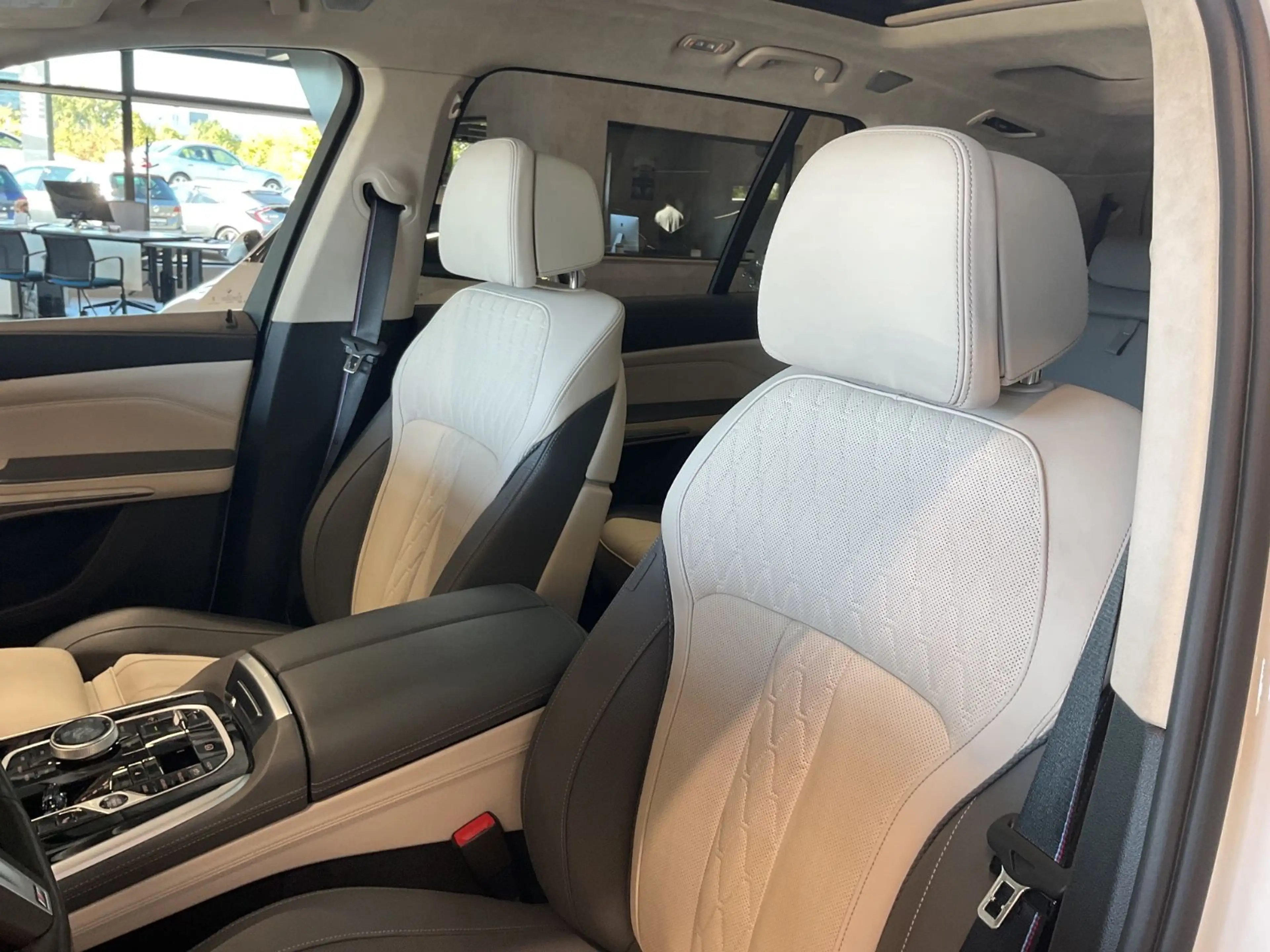 BMW X7 40d xDr. M Sport Pro B&W Pano Standh 360° 23" — photo 9