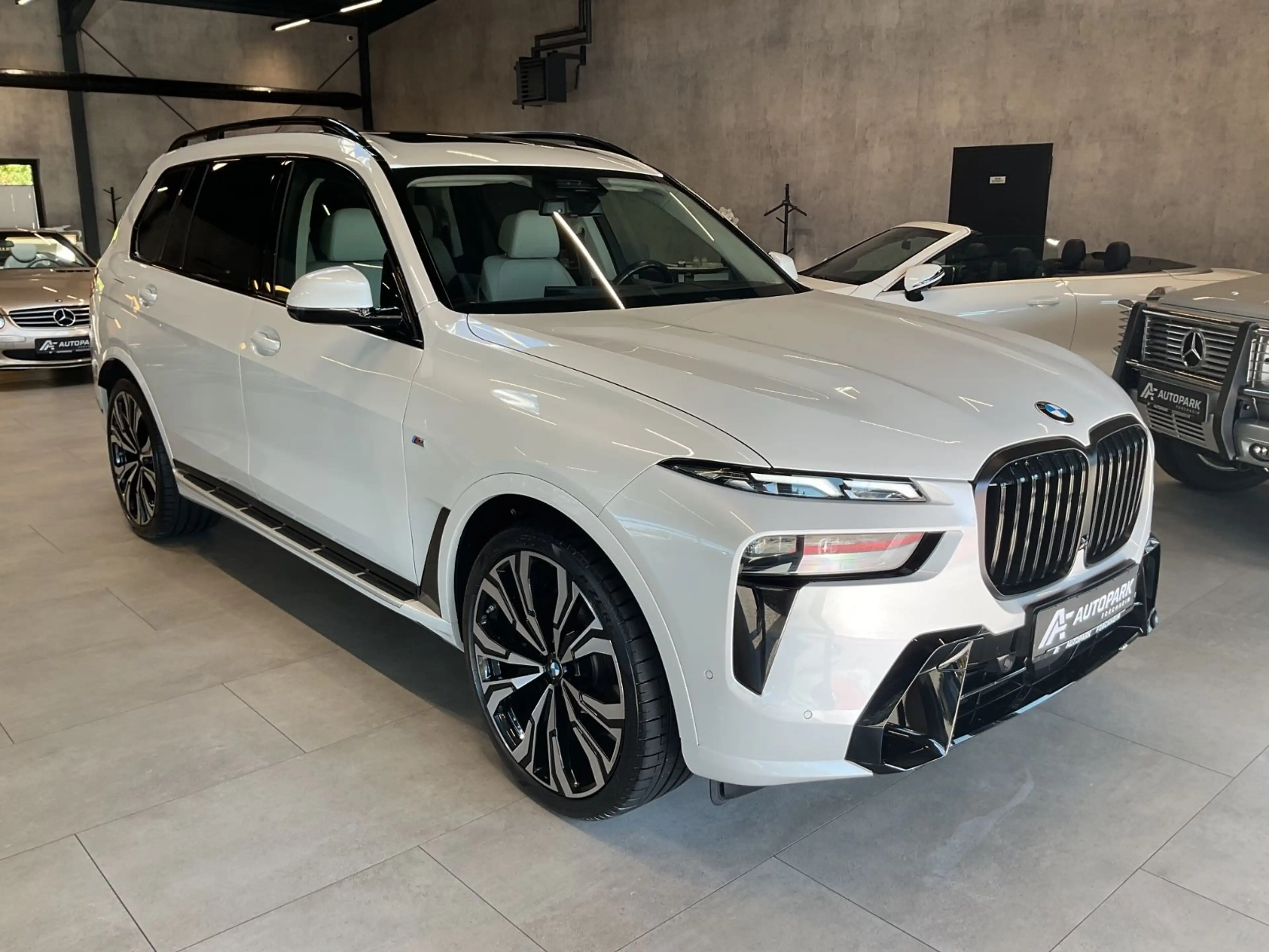 BMW X7 40d xDr. M Sport Pro B&W Pano Standh 360° 23" — photo 3