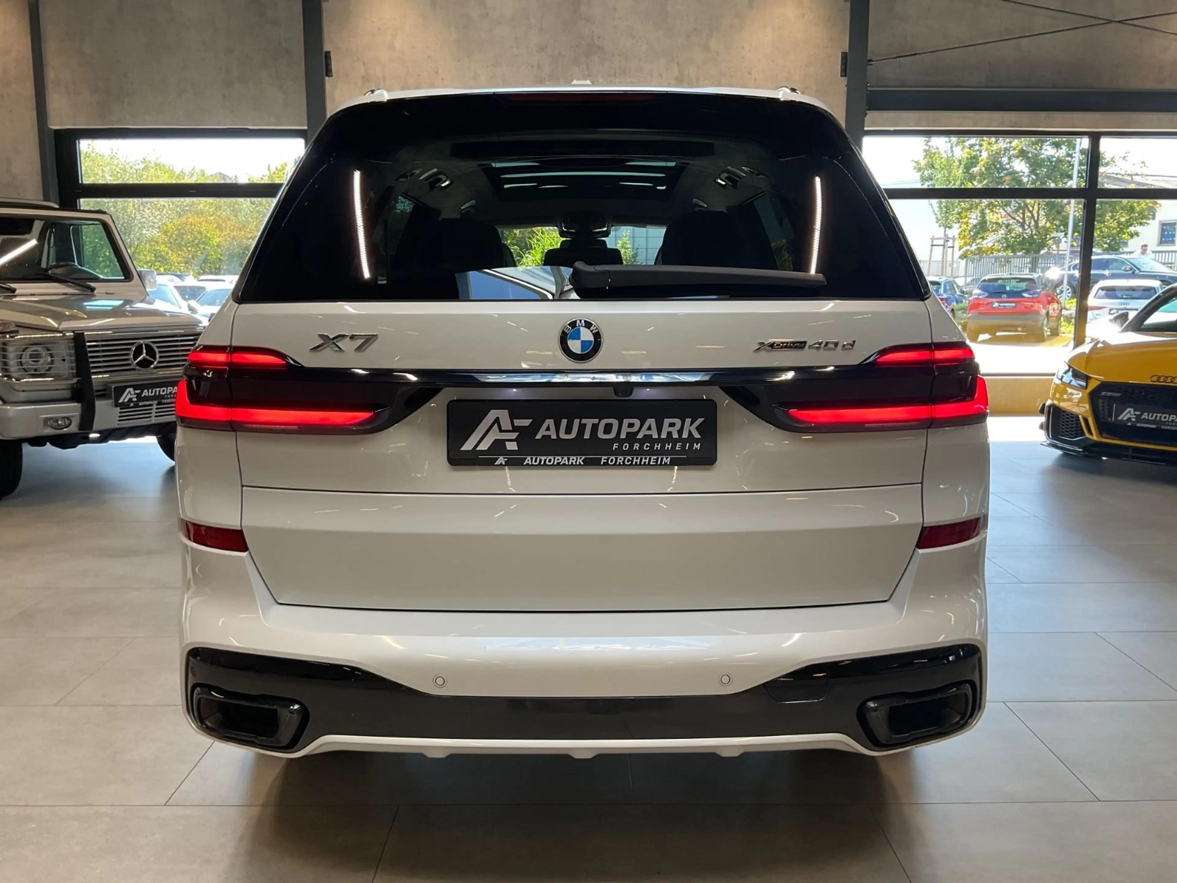 BMW X7 40d xDr. M Sport Pro B&W Pano Standh 360° 23" — photo 5