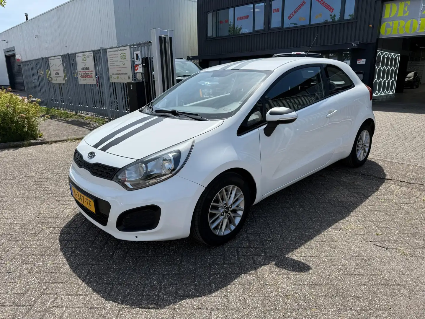 Kia Rio 1.2 CVVT l met een nieuwe APK leverbaar! Wit - 1
