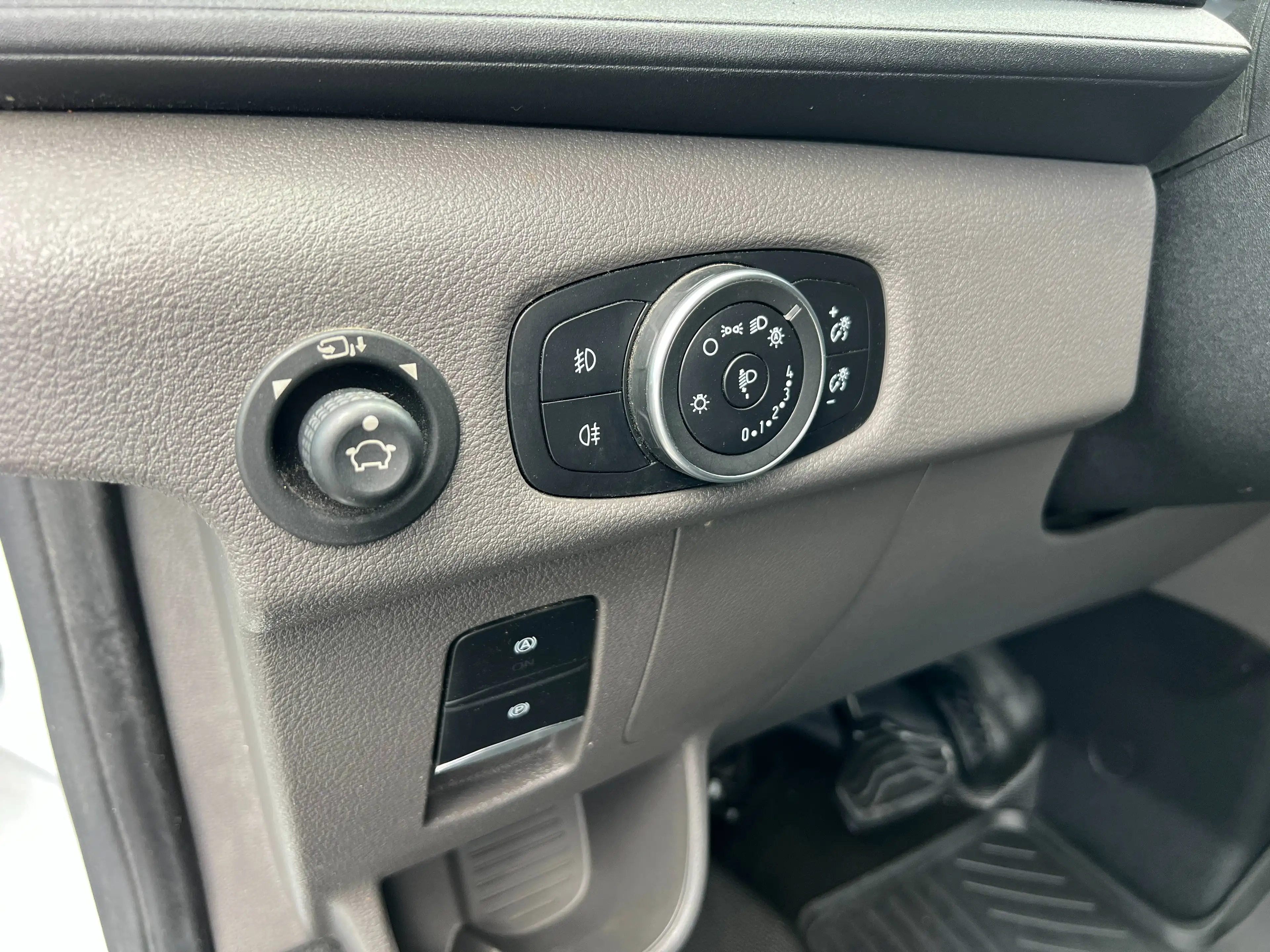 Ford E-Transit 350 L3H3 Trend 68kWh — photo 13