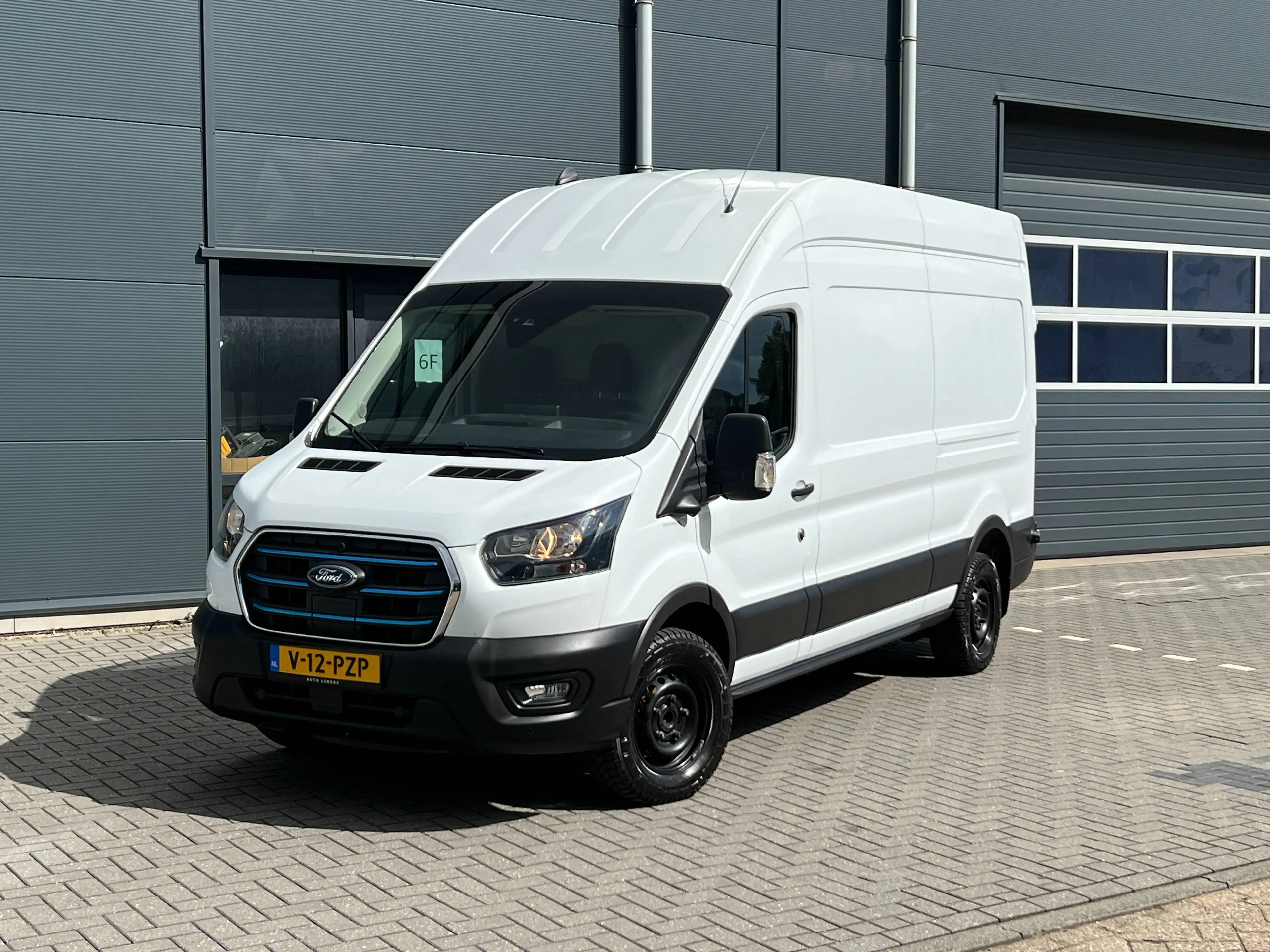 Ford E-Transit 350 L3H3 Trend 68kWh — photo 3