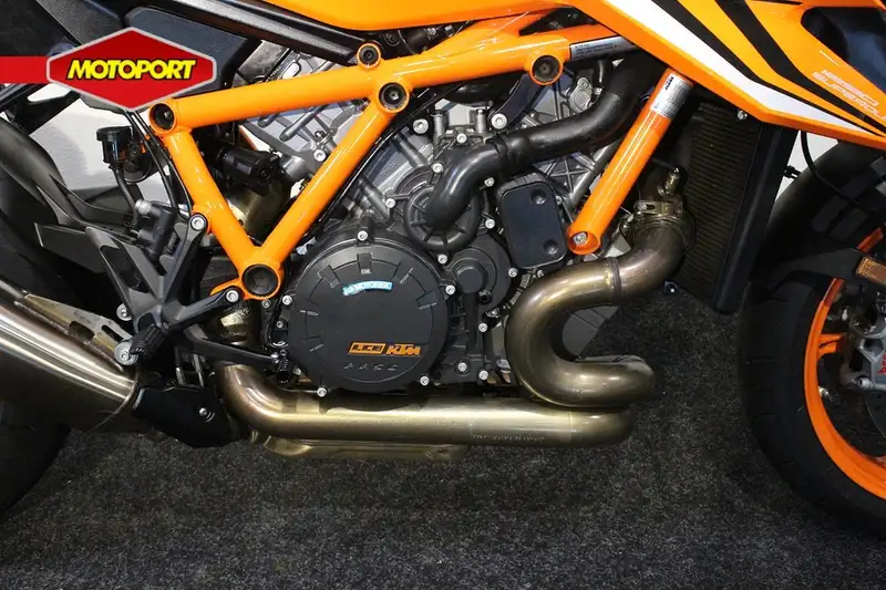 KTM 1290 Super Duke R - foto 4