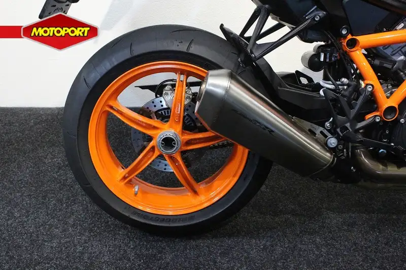 KTM 1290 Super Duke R - foto 3