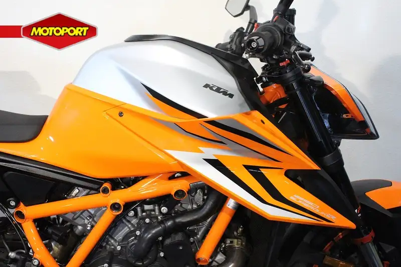 KTM 1290 Super Duke R - foto 6