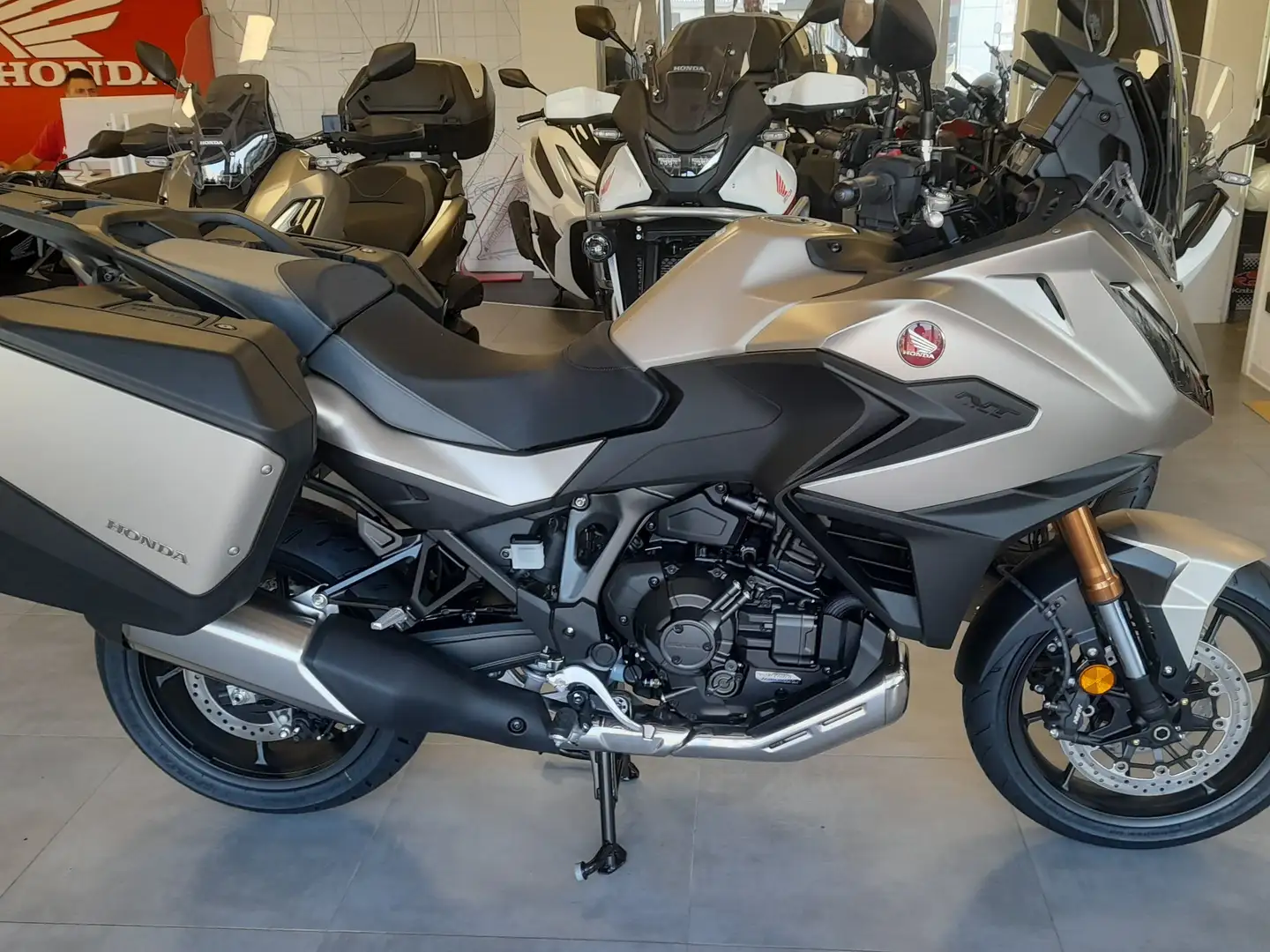 Honda NT 1100 dct eletttronic suspension 2025 Beige - 2