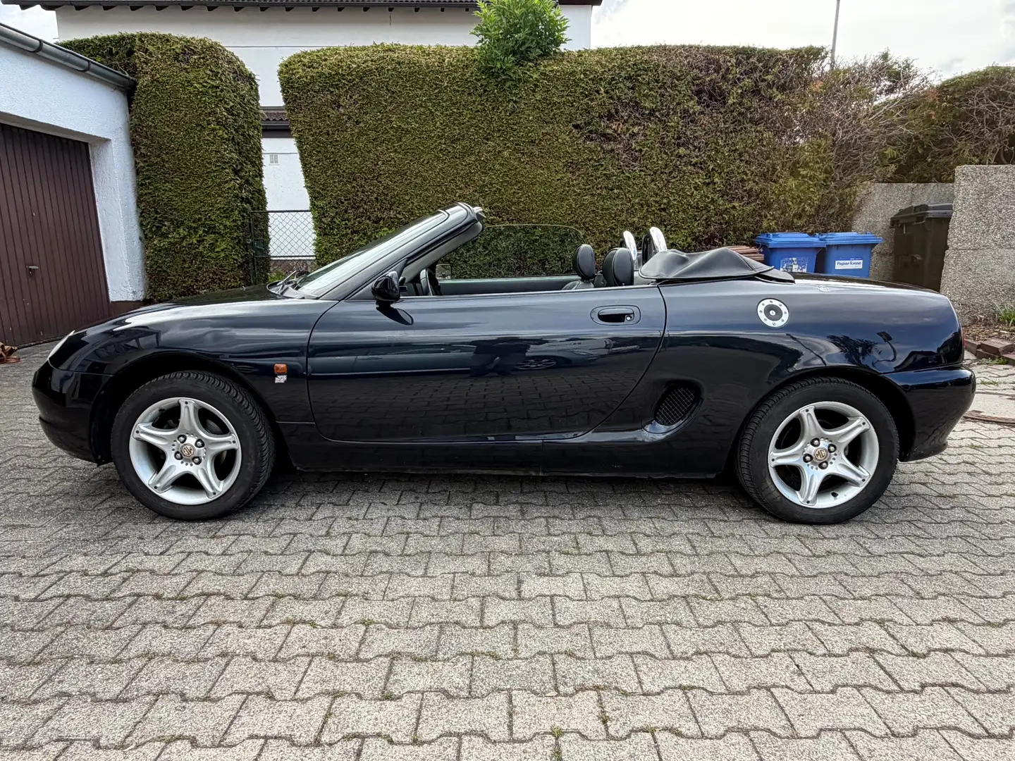 MG MGF MGF 1.8i VVC Schwarz - 1