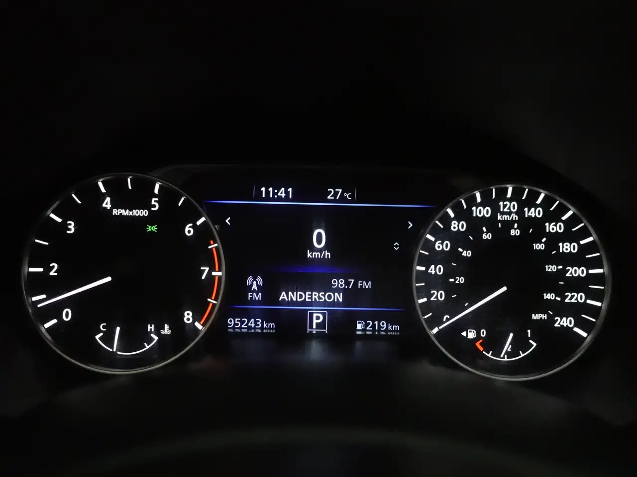 Nissan Altima снимка Nissan Altima