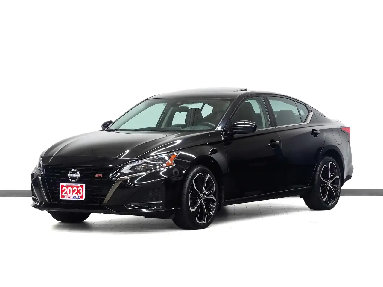 Nissan Altima снимка Nissan Altima