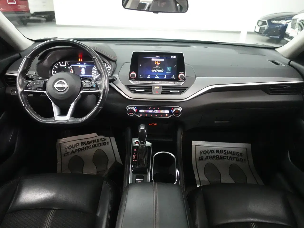 Nissan Altima снимка Nissan Altima