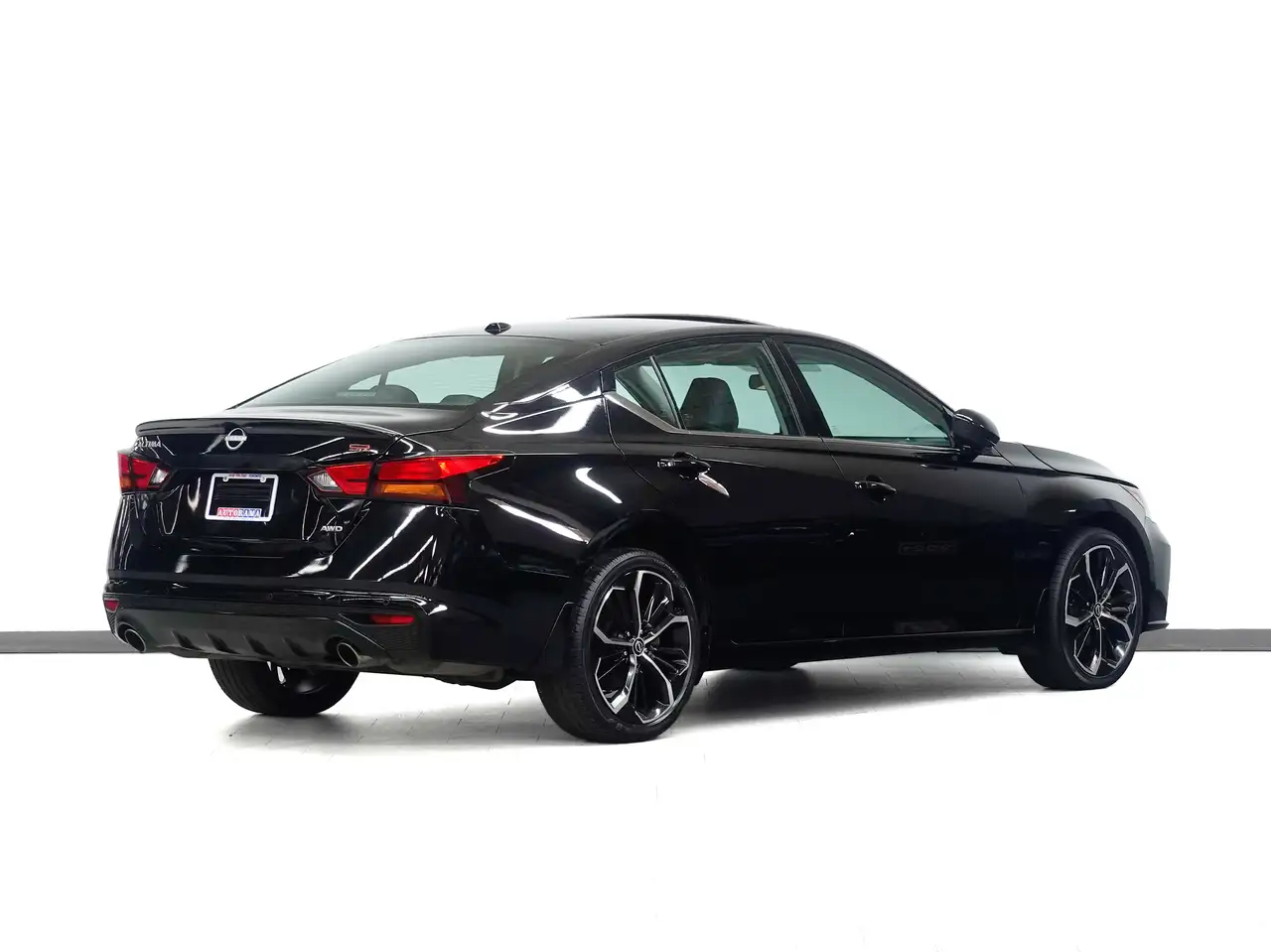 Nissan Altima снимка Nissan Altima