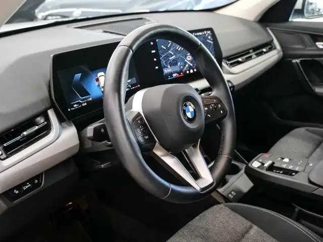 BMW X1 view 8
