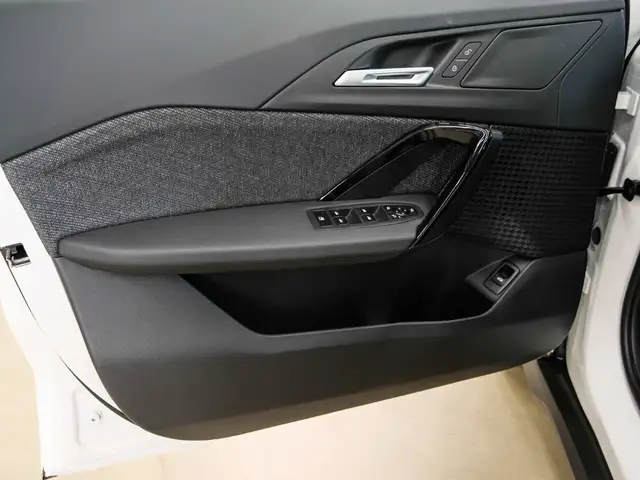 BMW X1 view 24