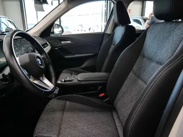 BMW X1 view 9