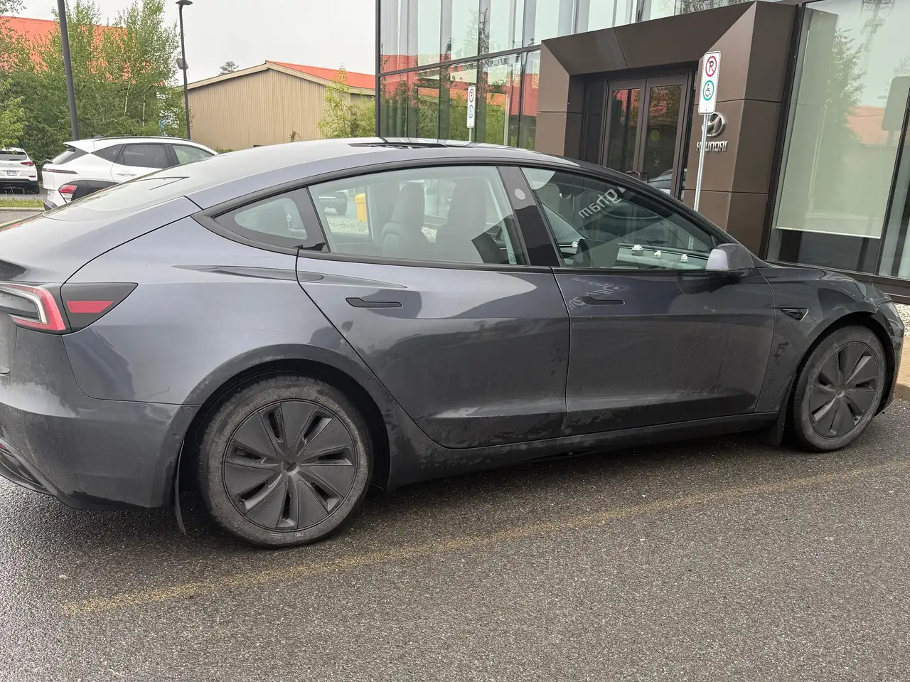 Tesla Model 3 photo Tesla Model 3
