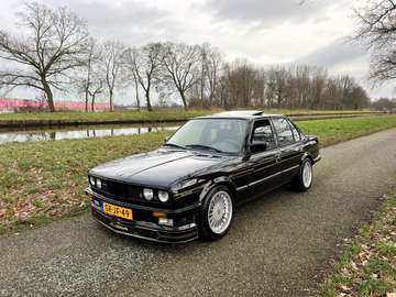 2.8 E30