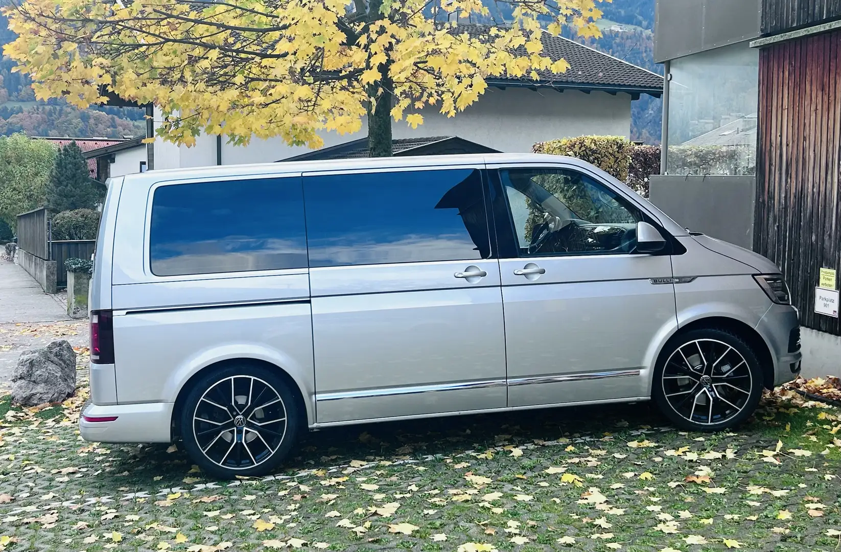 Volkswagen T6 Multivan Highline 2.0 TDI 4Motion Grau - 2