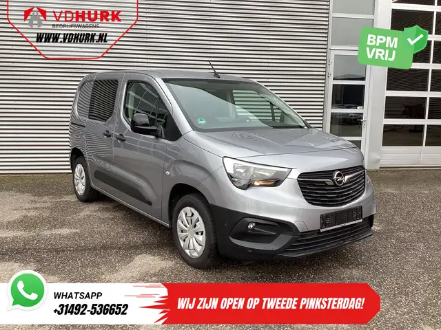 Opel Combo 1.2 Turbo BENZINE 3Pers./ Carplay/ Navi/ Camera/ P