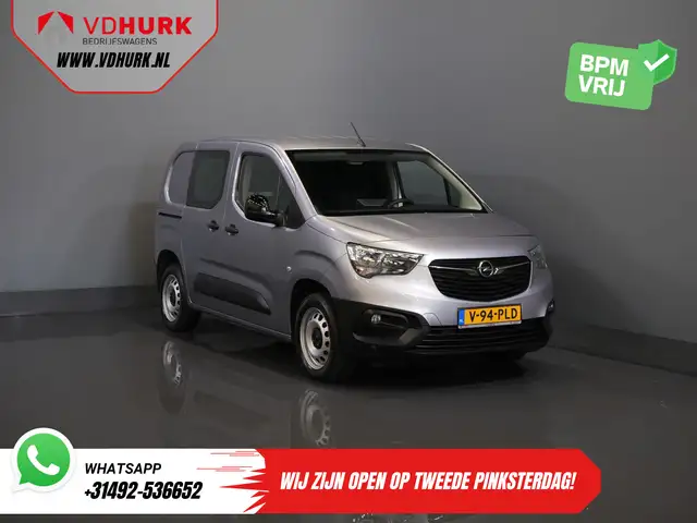 Opel Combo 1.2 Turbo BENZINE 3Pers./ Carplay/ Navi/ Camera/ P