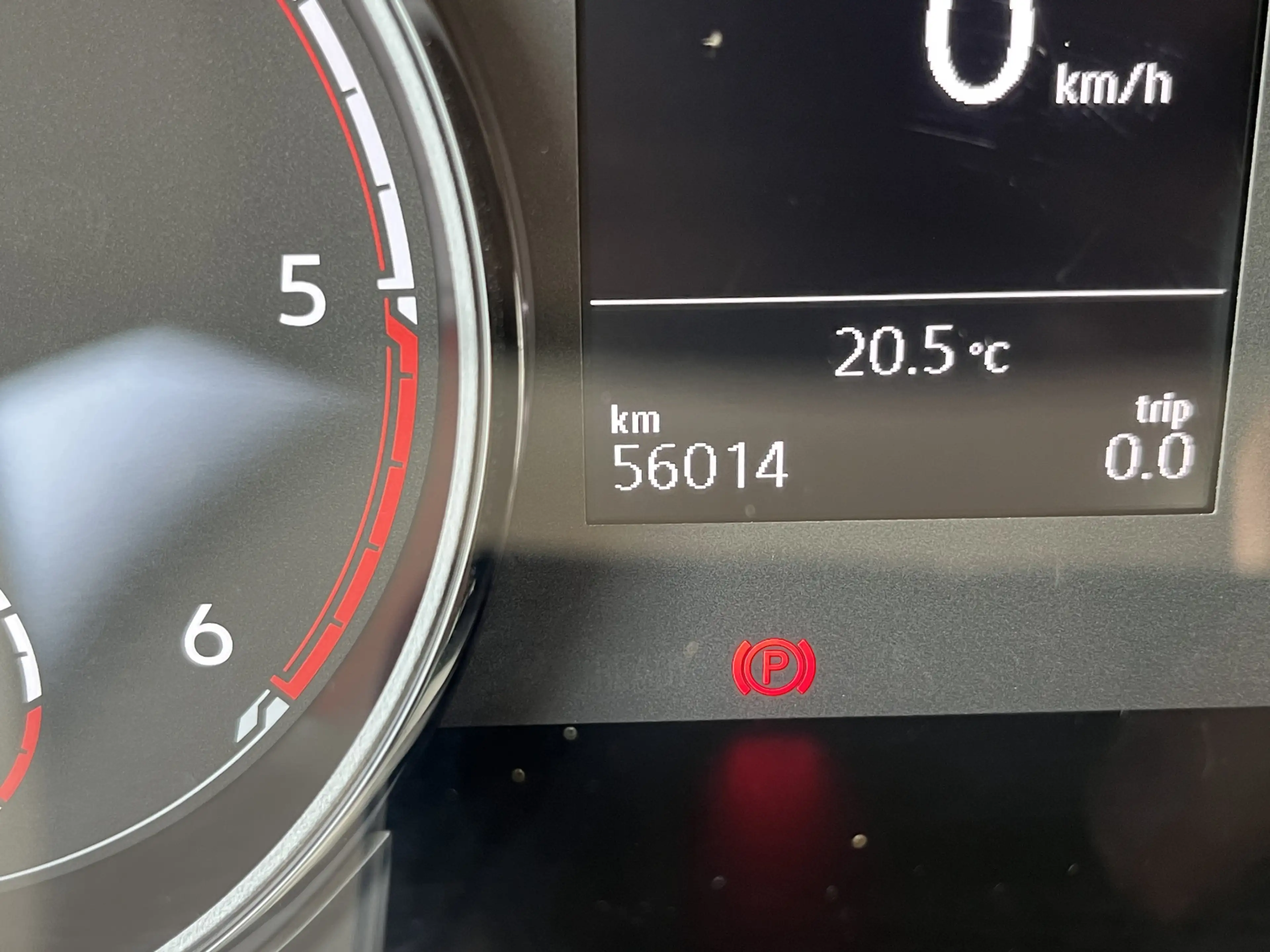 Volkswagen T6.1 Transporter 2.0 TDI L1H1 30 Comfortline / CRUISE/ PARKEER SENS — photo 6