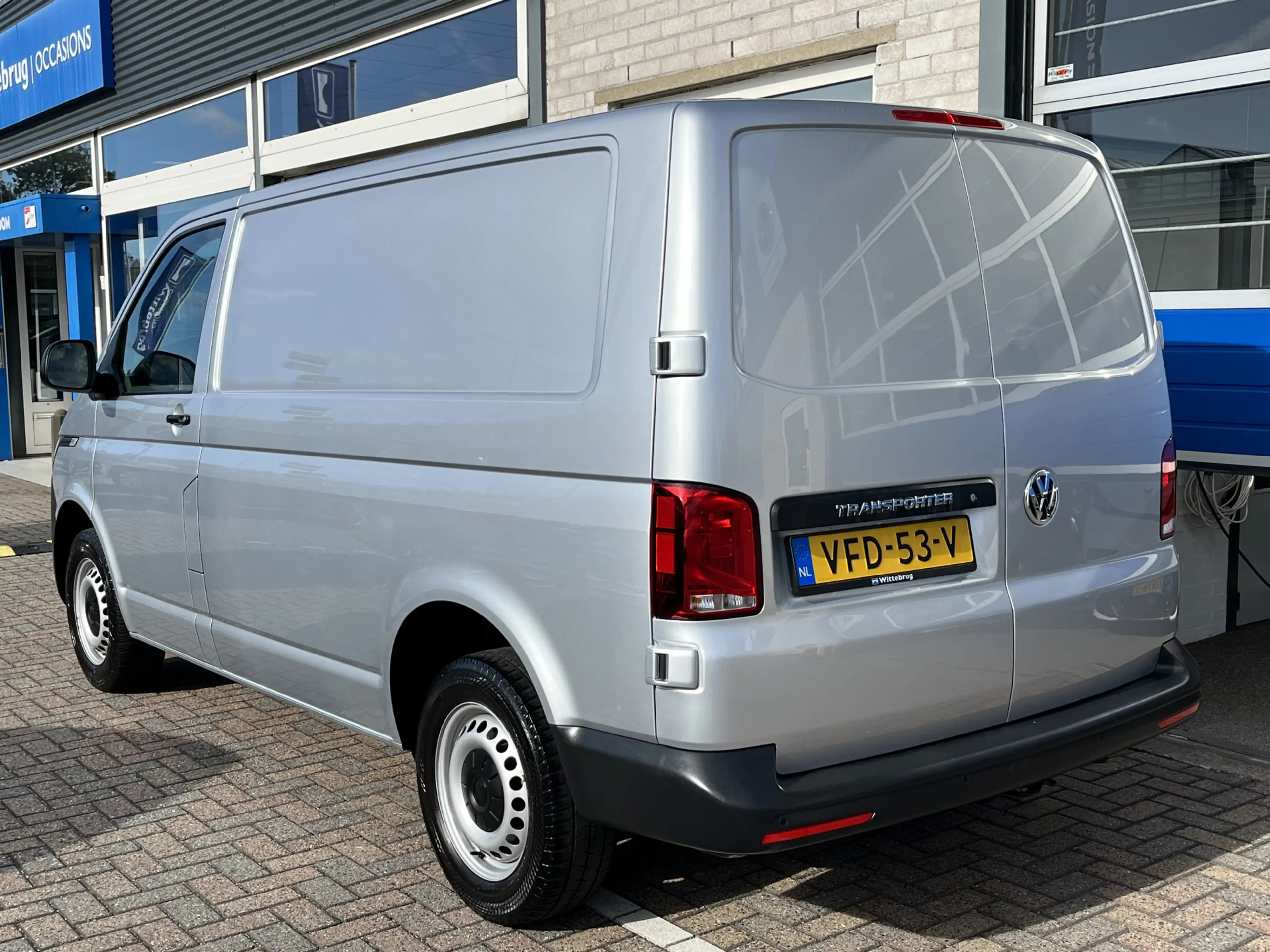 Volkswagen T6.1 Transporter 2.0 TDI L1H1 30 Comfortline / CRUISE/ PARKEER SENS — photo 5