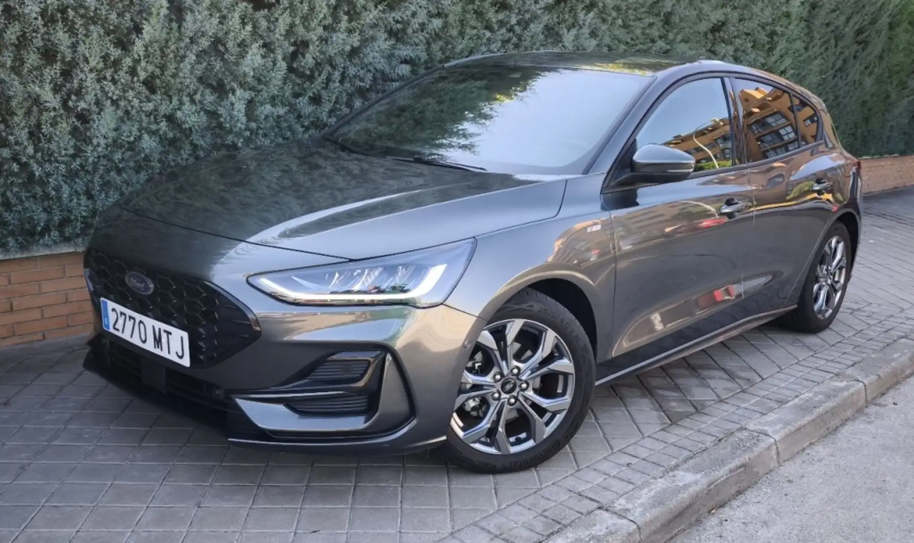 Ford Focus 1.0 Ecoboost MHEV ST-Line X 155 Aut. Gris - 2