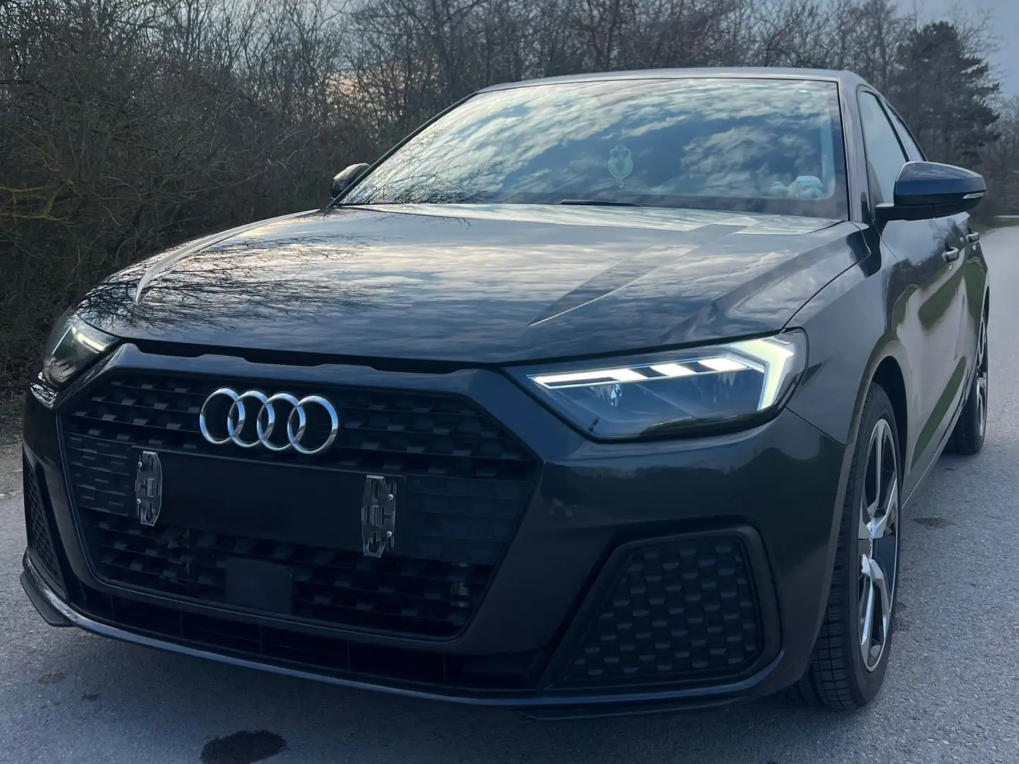 Audi A1 Audi A1 30 TFSI Sportback intense Grau - 1