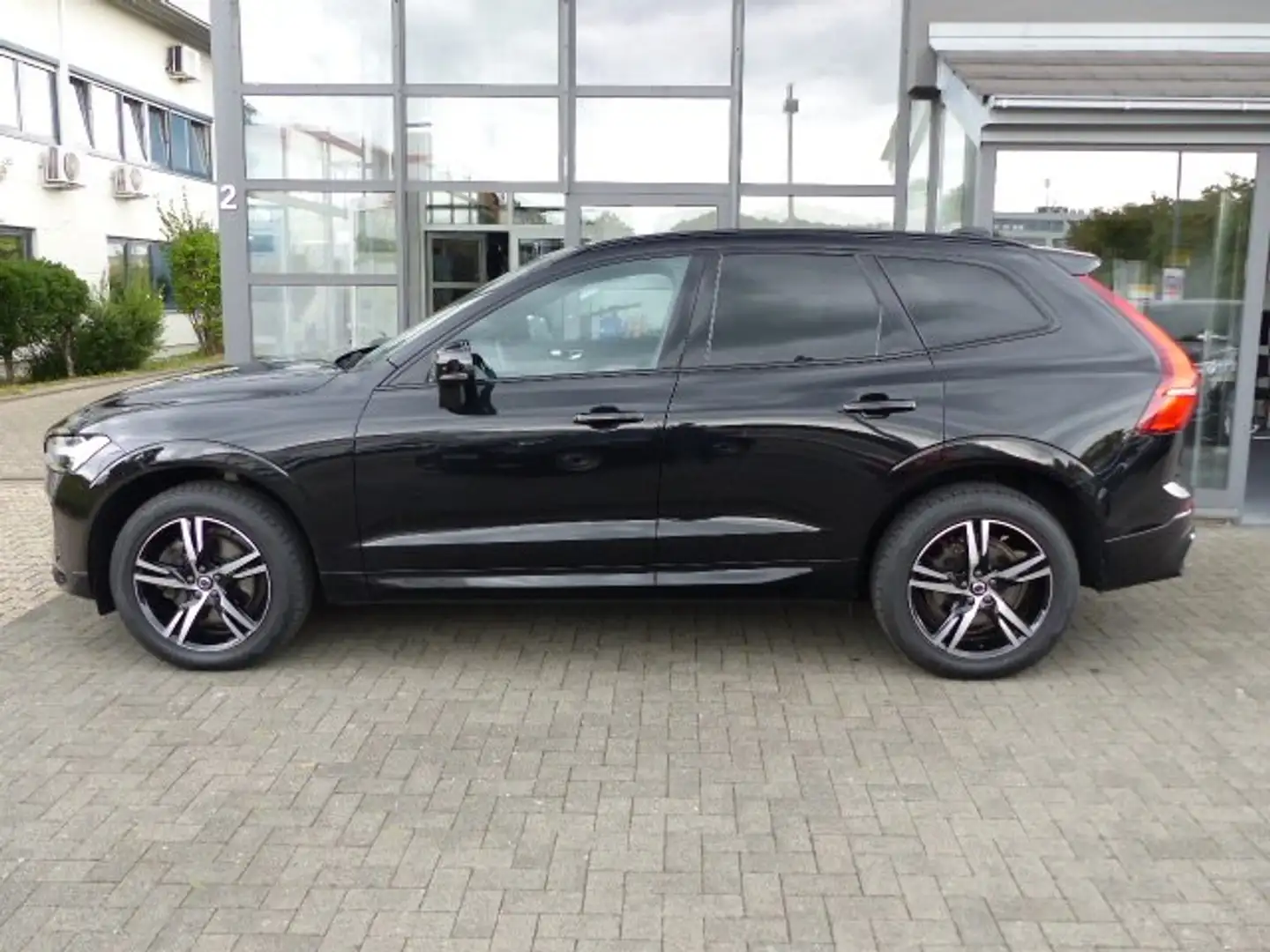 Volvo XC60 R Design B4 AWD Aut.*PANO*GOOGLE*CAM* Schwarz - 2