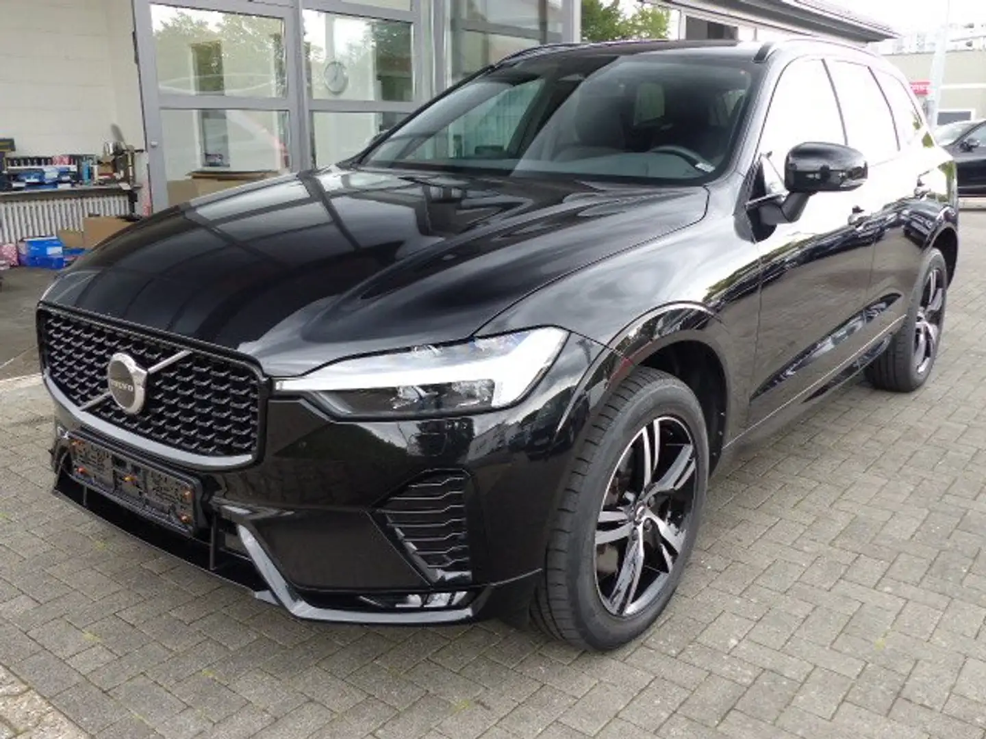 Volvo XC60 R Design B4 AWD Aut.*PANO*GOOGLE*CAM* Schwarz - 1