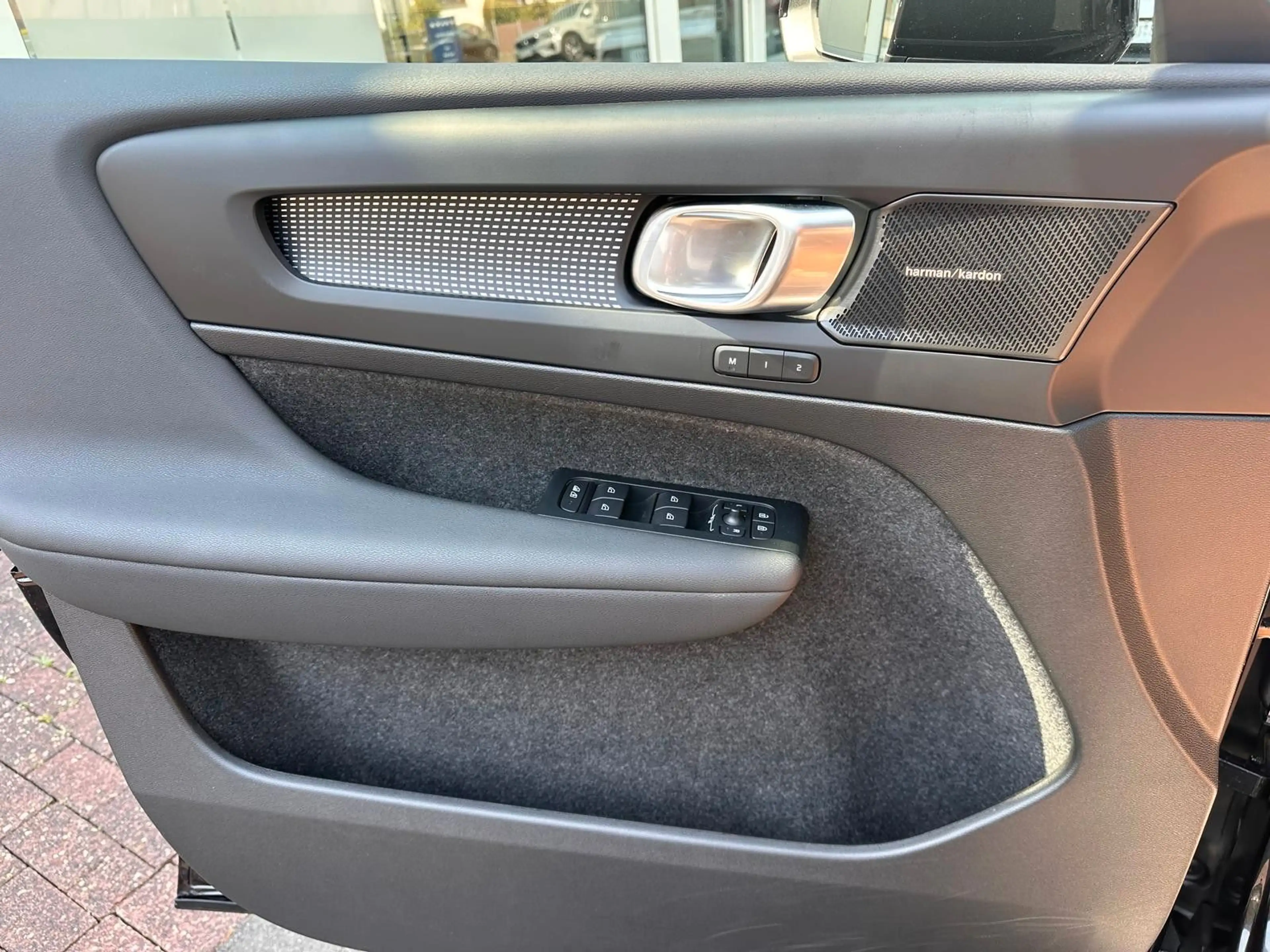 Volvo EX40 RWD LR Ultra Black Ed AHK  Alcant Pano 360° — photo 14