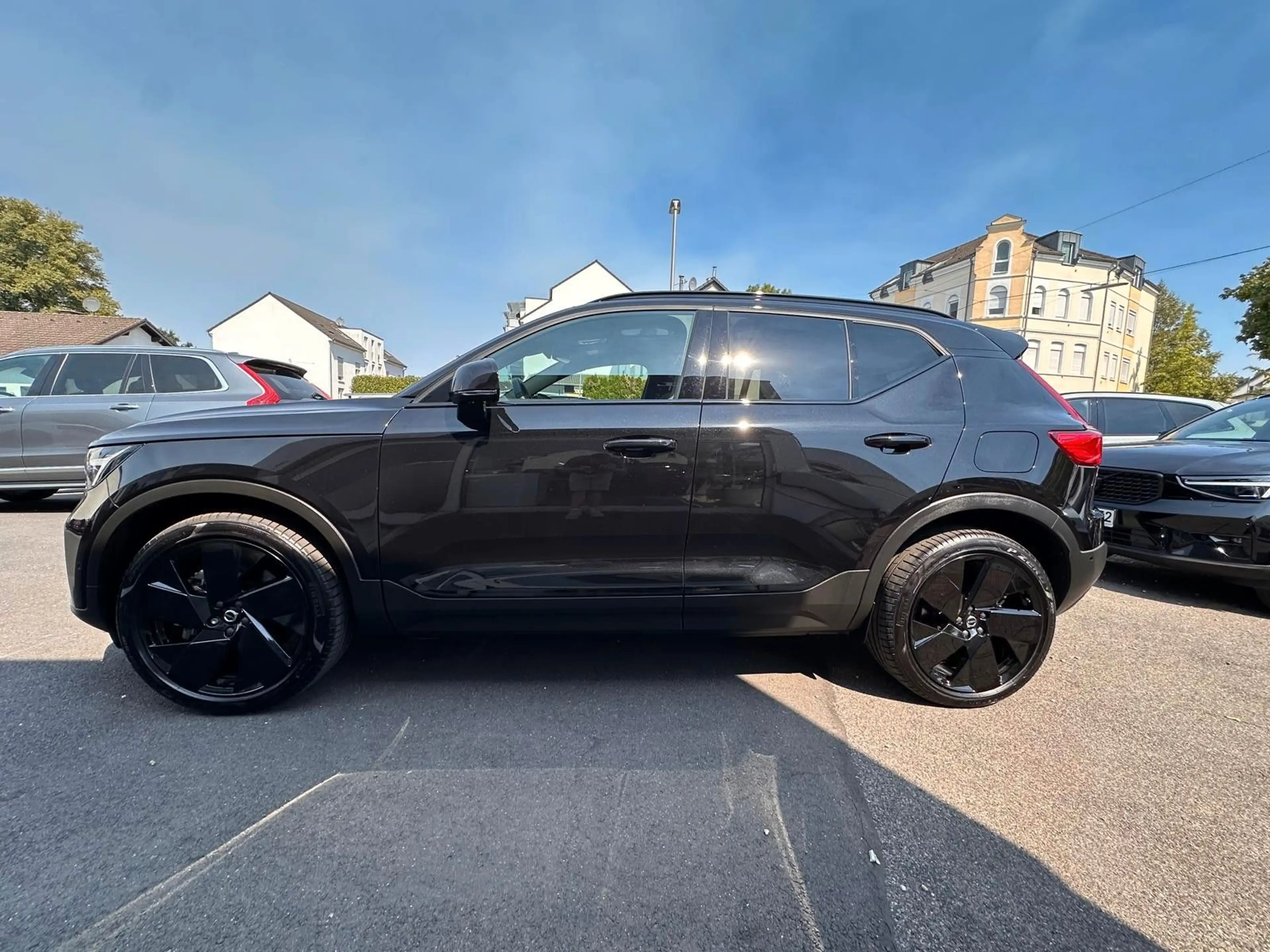 Volvo EX40 RWD LR Ultra Black Ed AHK  Alcant Pano 360° — photo 12