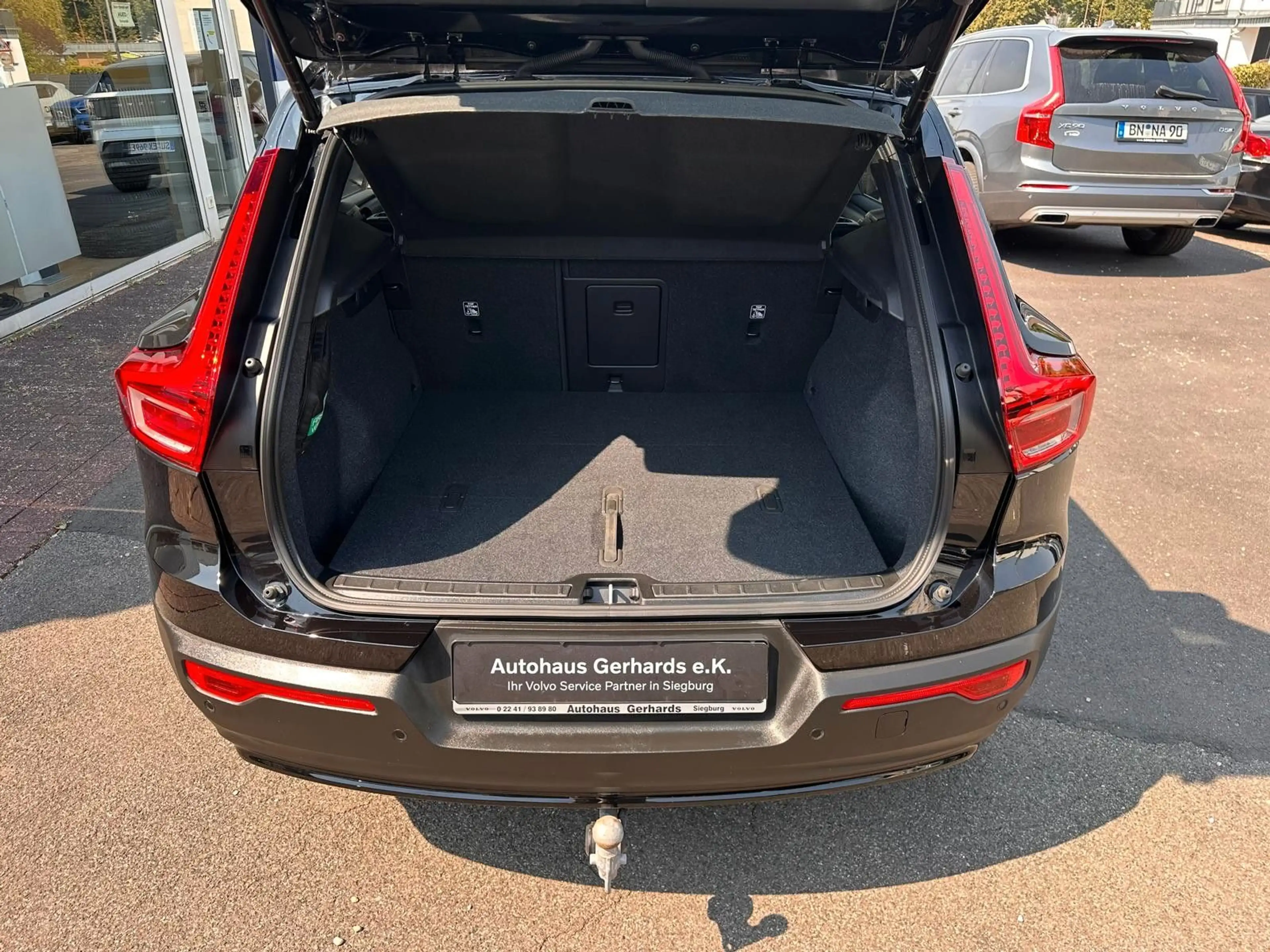 Volvo EX40 RWD LR Ultra Black Ed AHK  Alcant Pano 360° — photo 9
