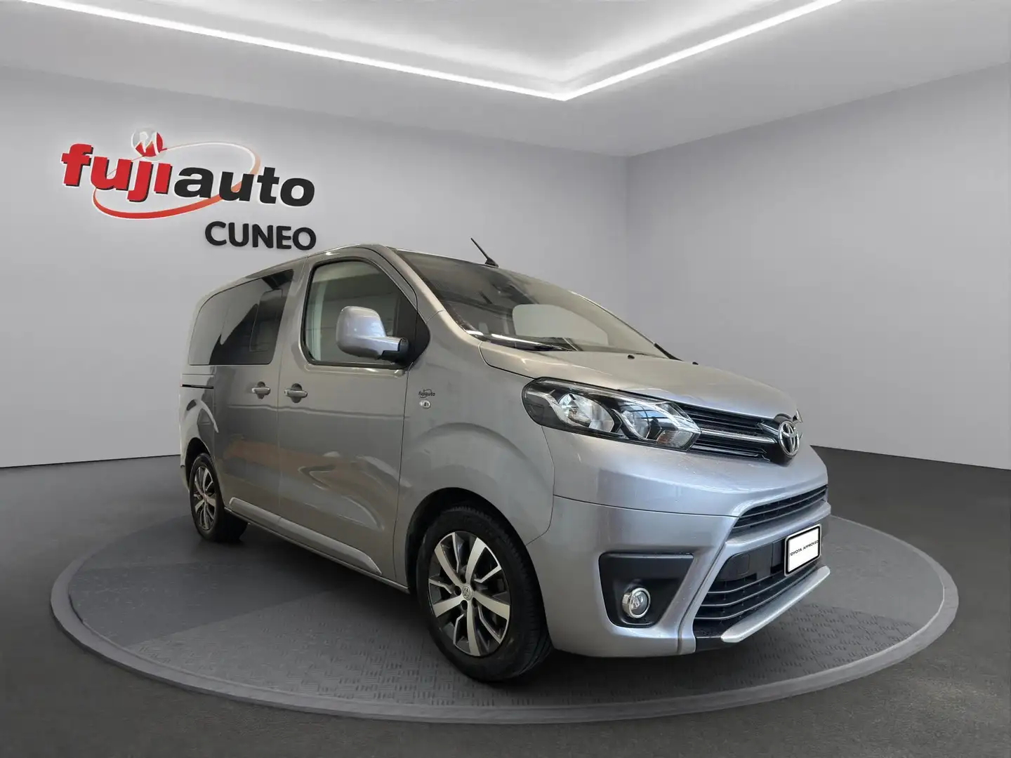 Toyota Proace Proace Verso 1.5d 120cv S&S L0 Executive 5p 8p.ti E6d Argento - 2