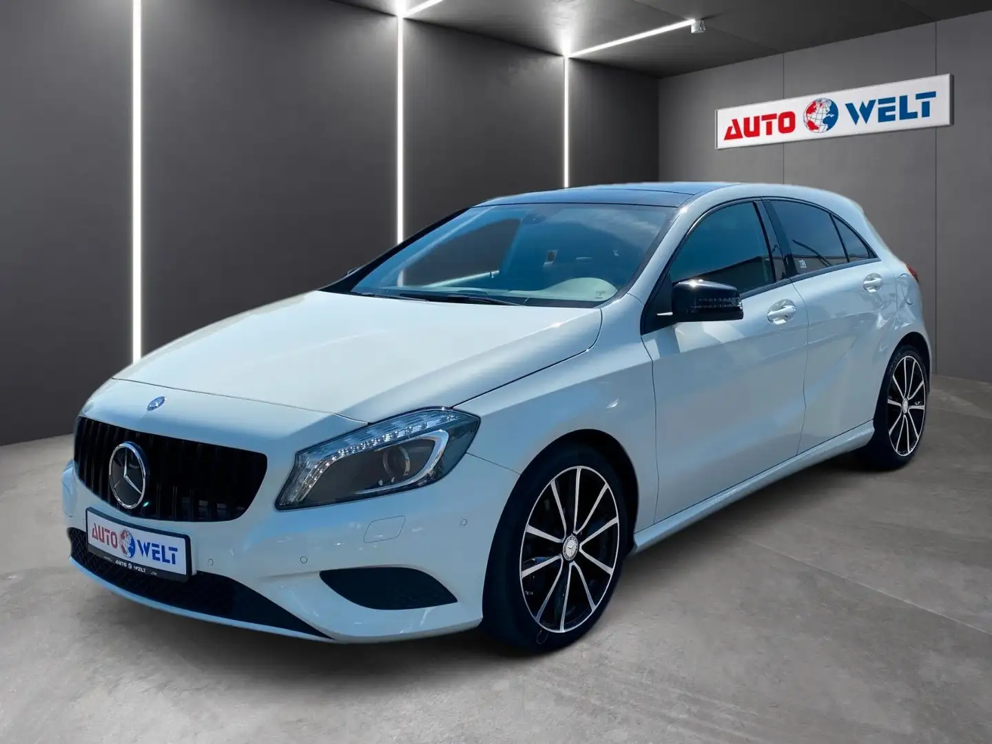 Mercedes-Benz A 180 Style 5-trg. Xenon Navi T-Leder Sitzhzg Weiß - 1