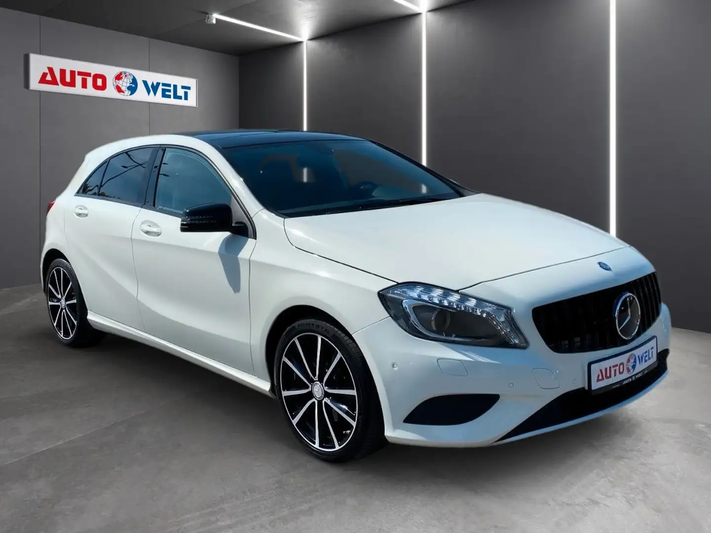 Mercedes-Benz A 180 Style 5-trg. Xenon Navi T-Leder Sitzhzg Weiß - 2
