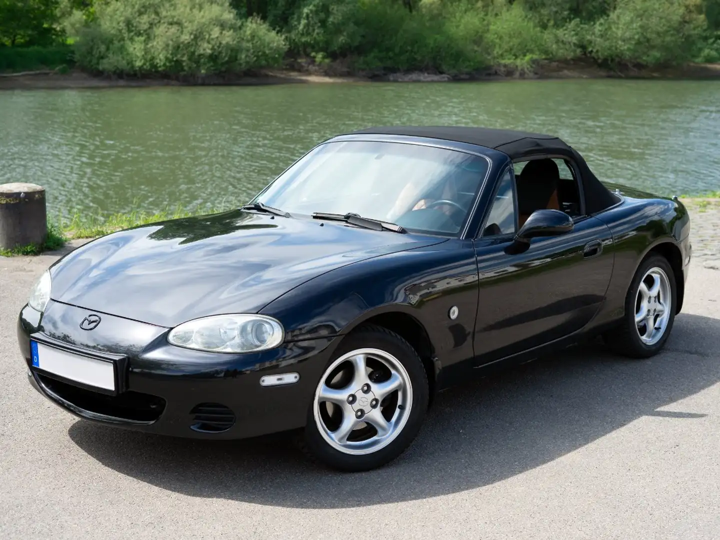 Mazda MX-5 MX 5 1.6i 16V Schwarz - 2