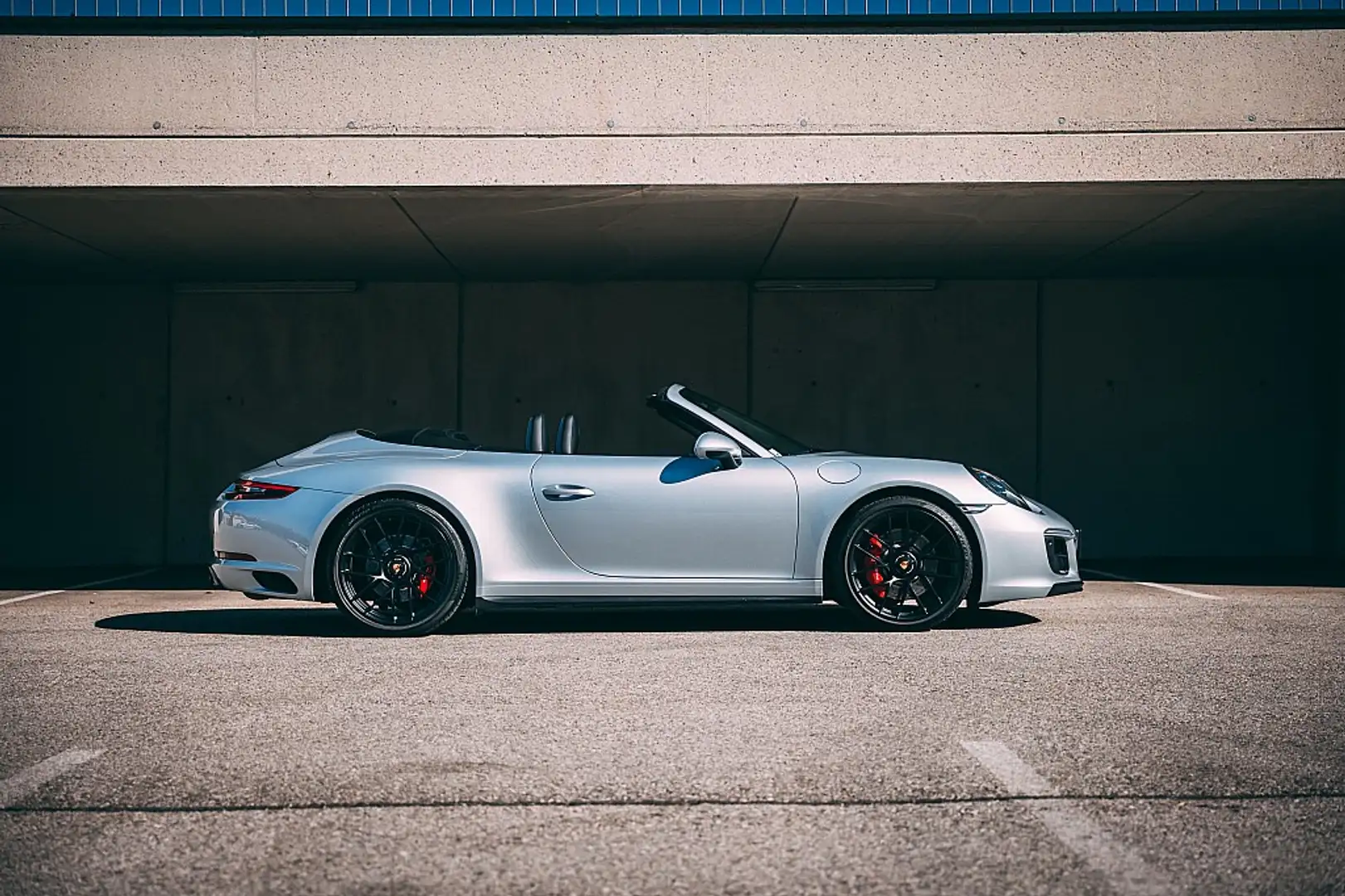 Porsche 991 911 991.2 Carrera 4 GTS Cabrio PDK *top Zustand* Zilver - 2