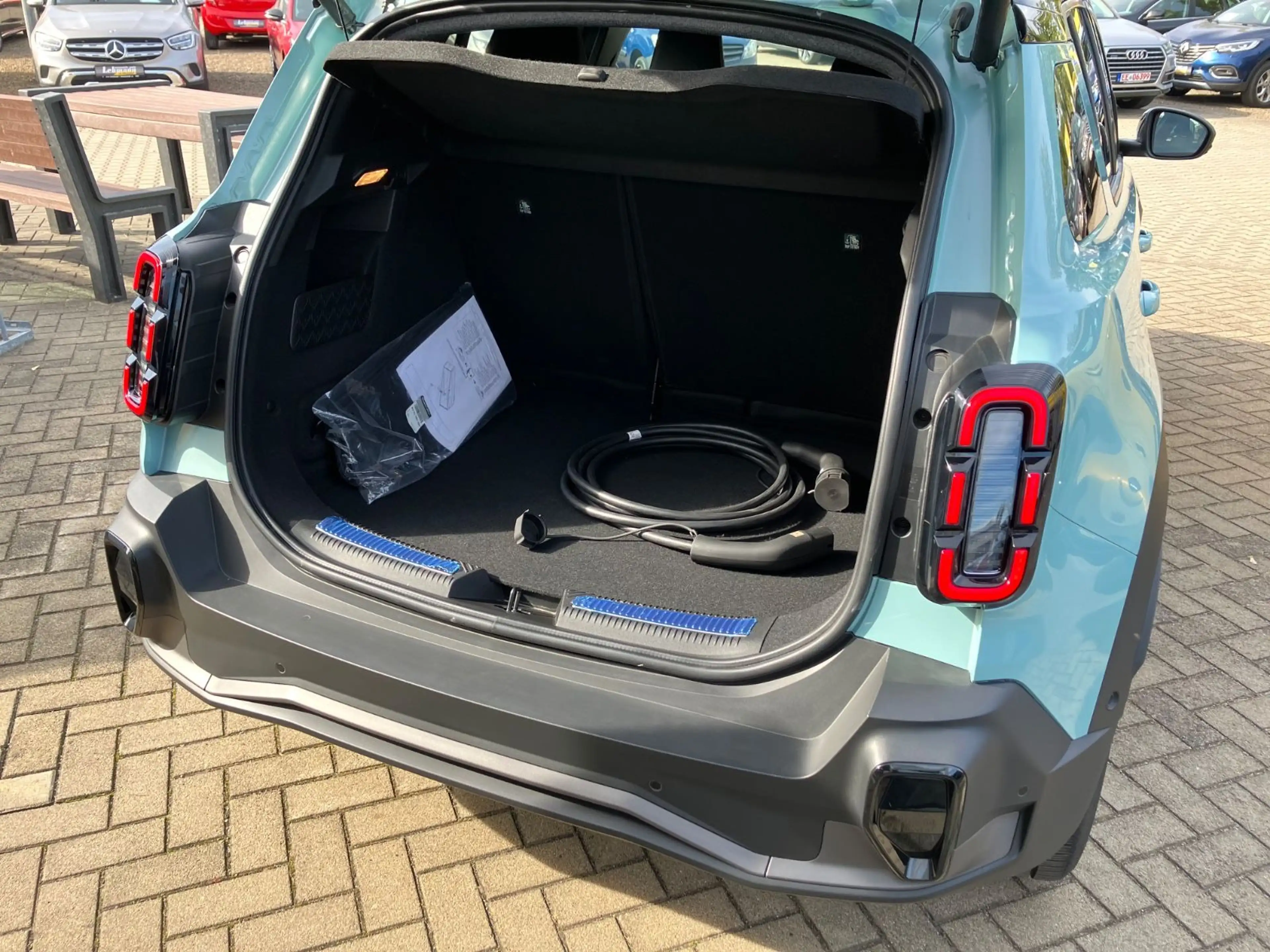 Renault R 4 E-Tech Iconic Harman Kardon — photo 5