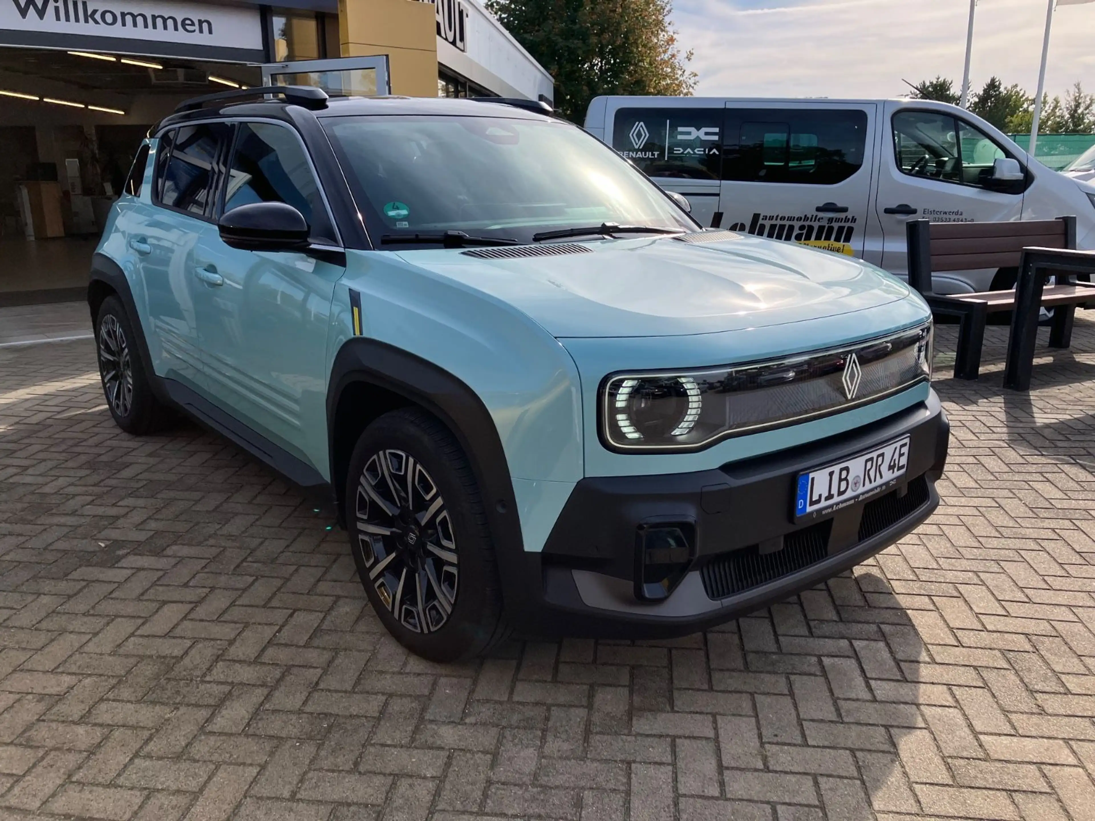 Renault R 4 E-Tech Iconic Harman Kardon — photo 2
