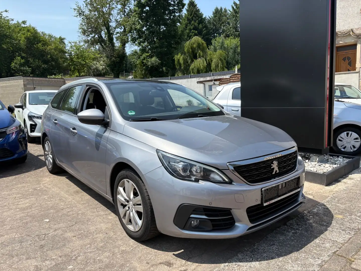 Peugeot 308 SW Active Navi/Panoramadach/Sitzheizung Grau - 1