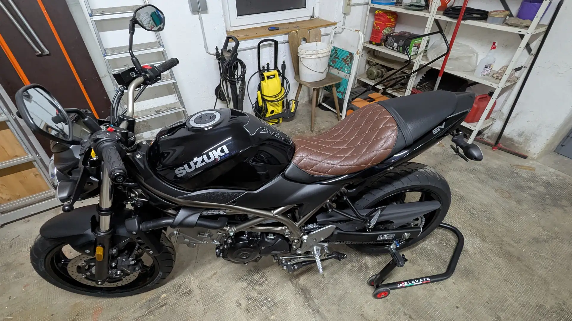 Suzuki SV 650 Restgarantie, LED, Sitzbank, USB, Motea Montage Чёрный - 2
