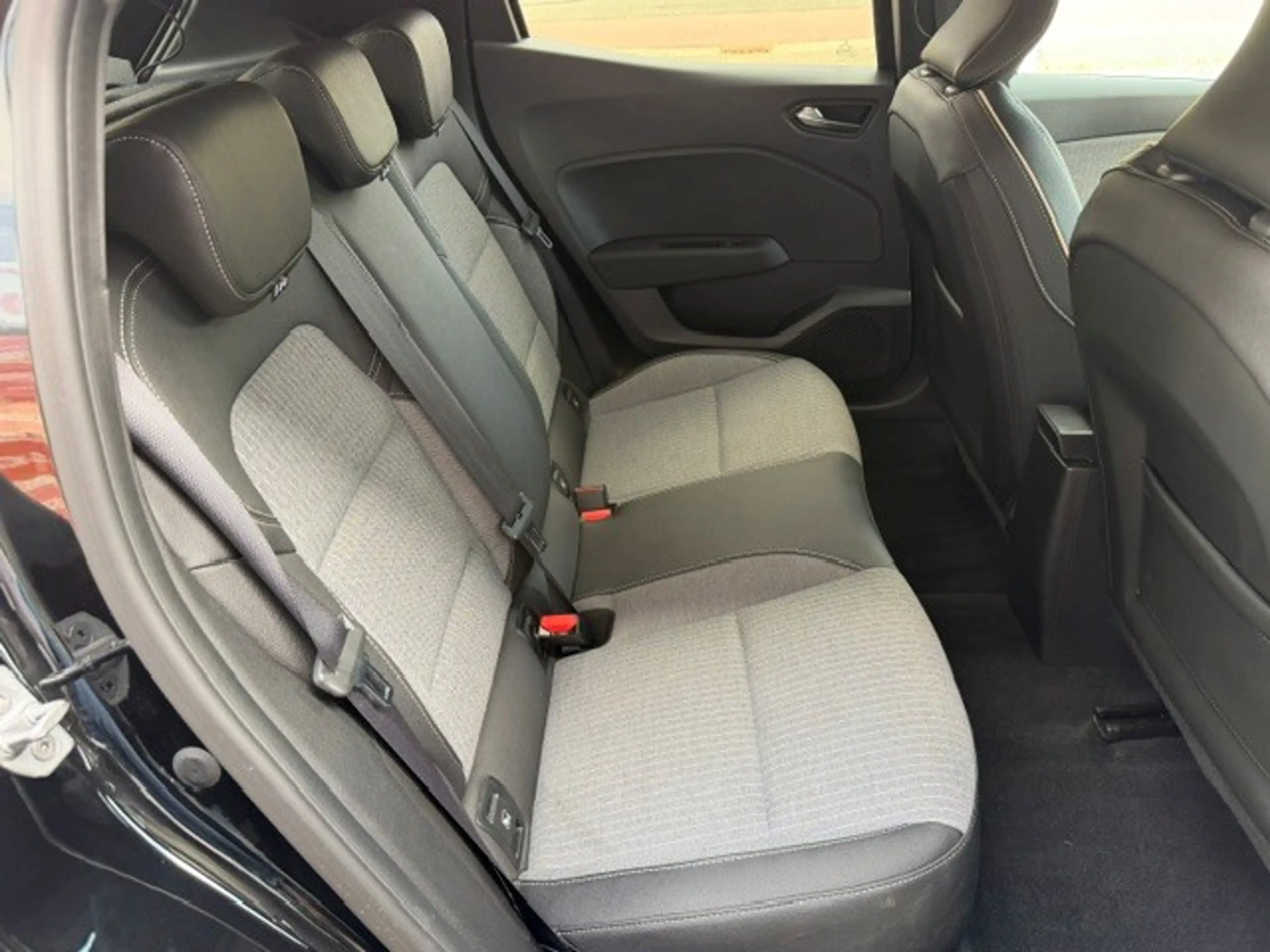 Renault Clio Clio 1.0 TCe Techno 360° Camera + Sensoren V&A/Wireless App/Full Keyless/Alu velgen — photo 14