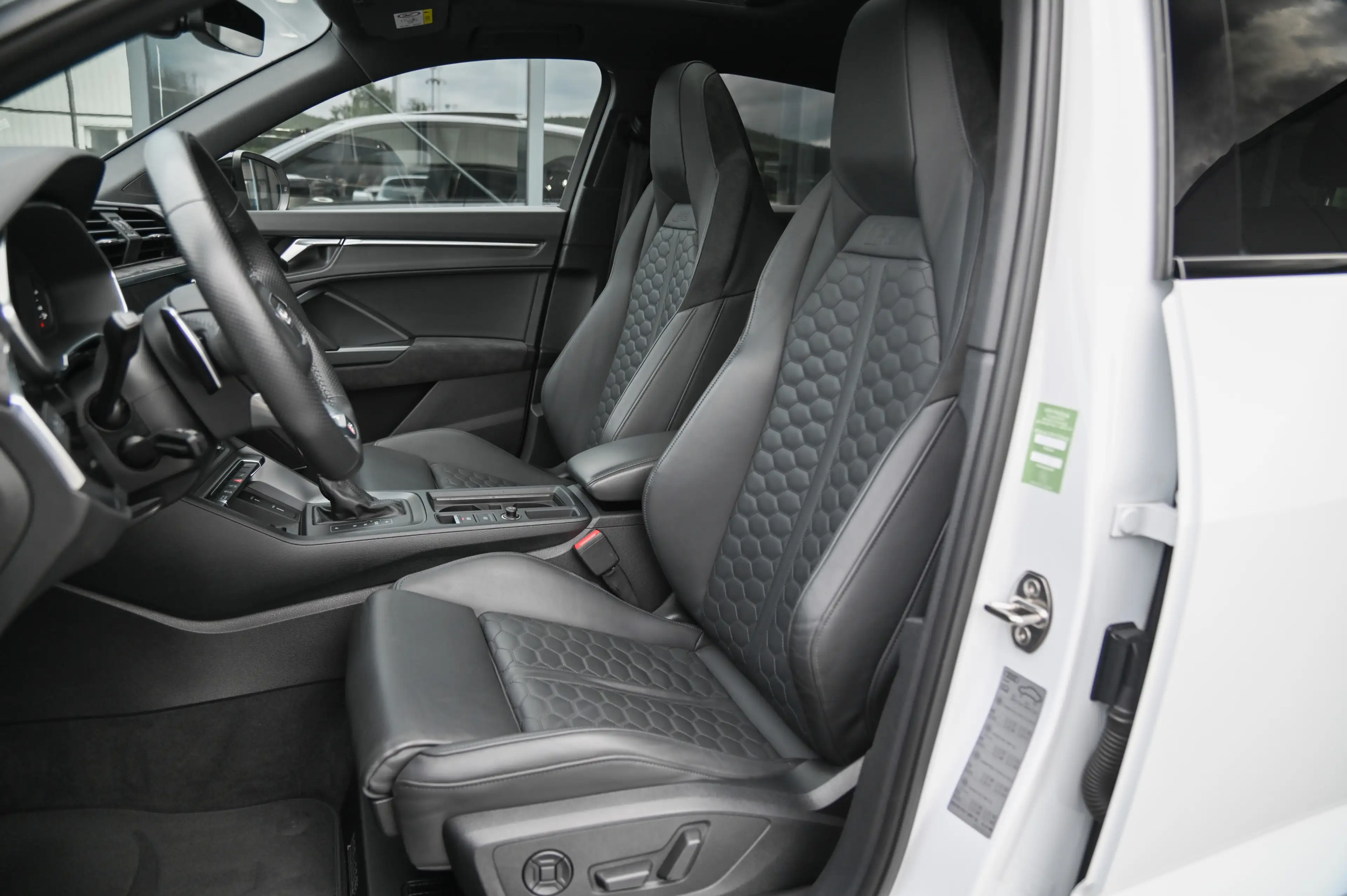 Audi RS Q3 Sportback 2.5 TFSI RS-Sitze* Pano* B&O* 21 — photo 13