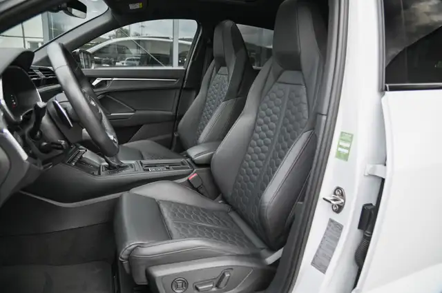 Audi RS Q3 view 13