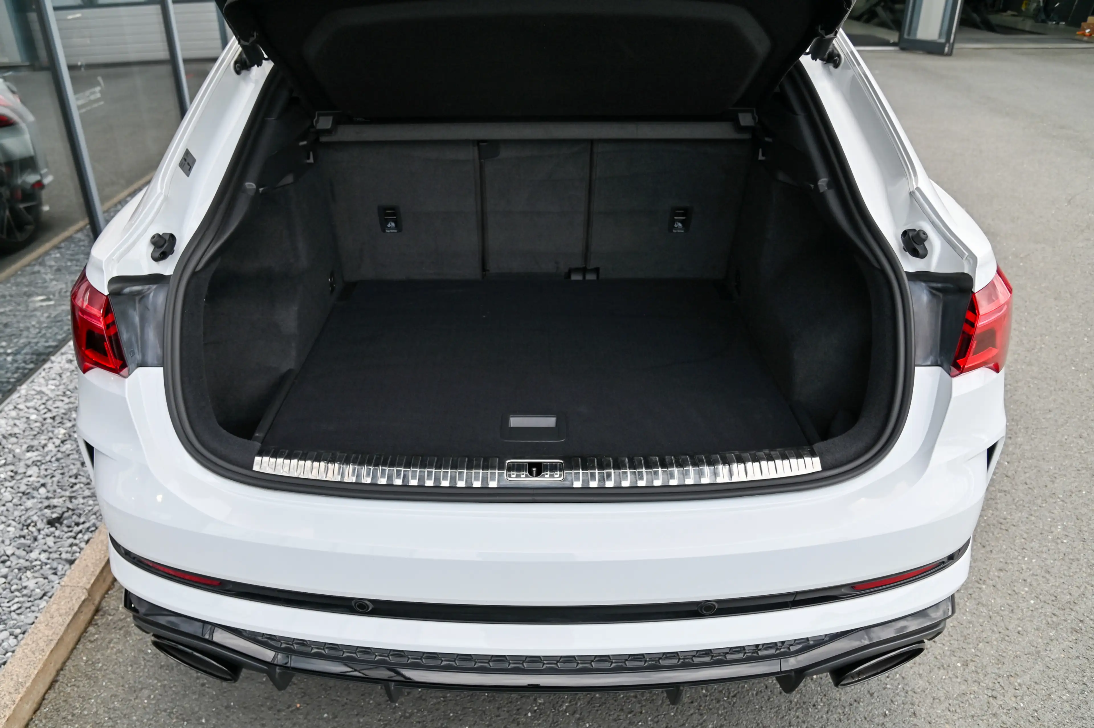 Audi RS Q3 Sportback 2.5 TFSI RS-Sitze* Pano* B&O* 21 — photo 9
